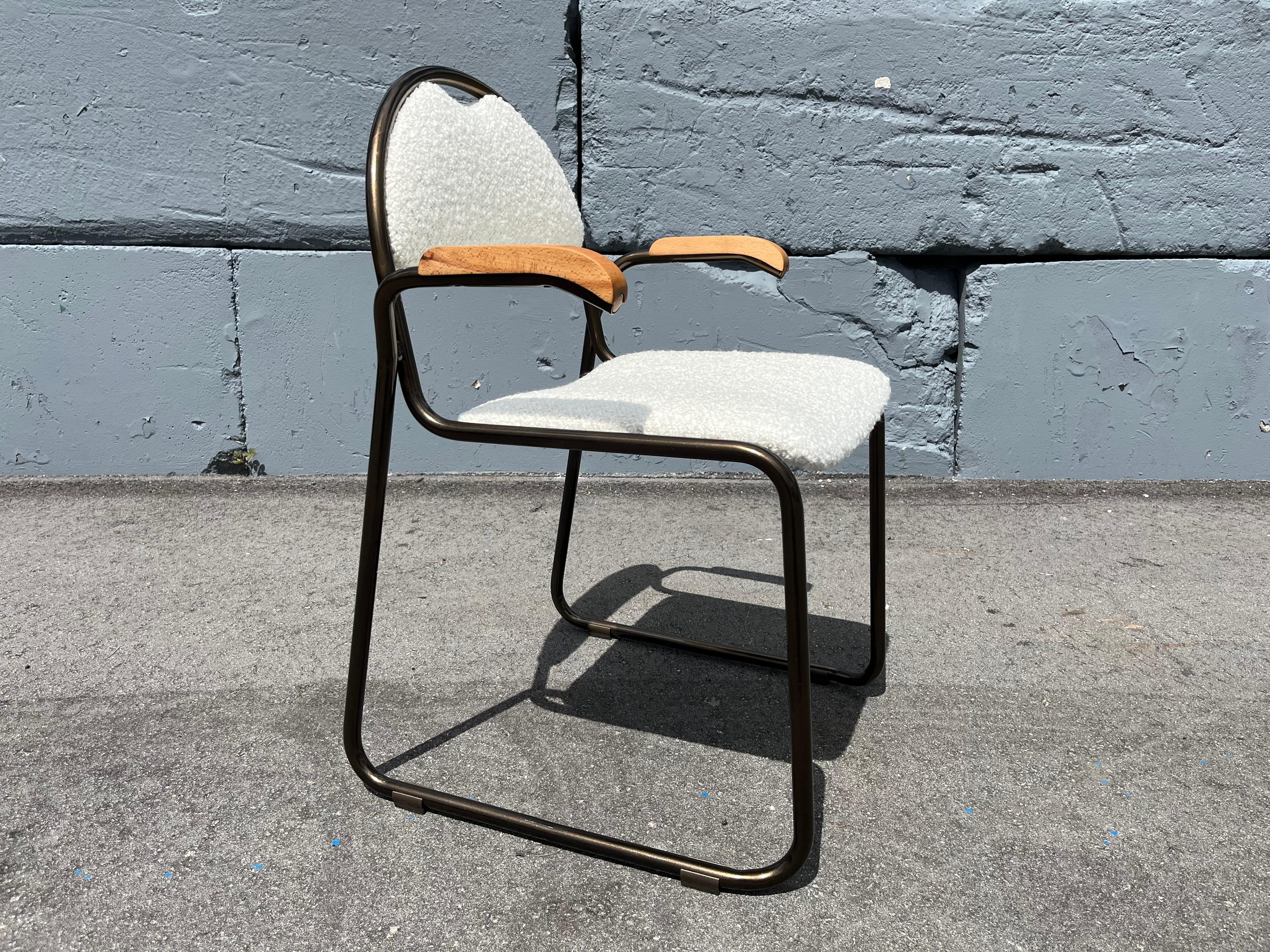 Mid-Century moderno Poltrona di design, Bronzo, Boucle Kravet Avorio, Made in Italy in vendita