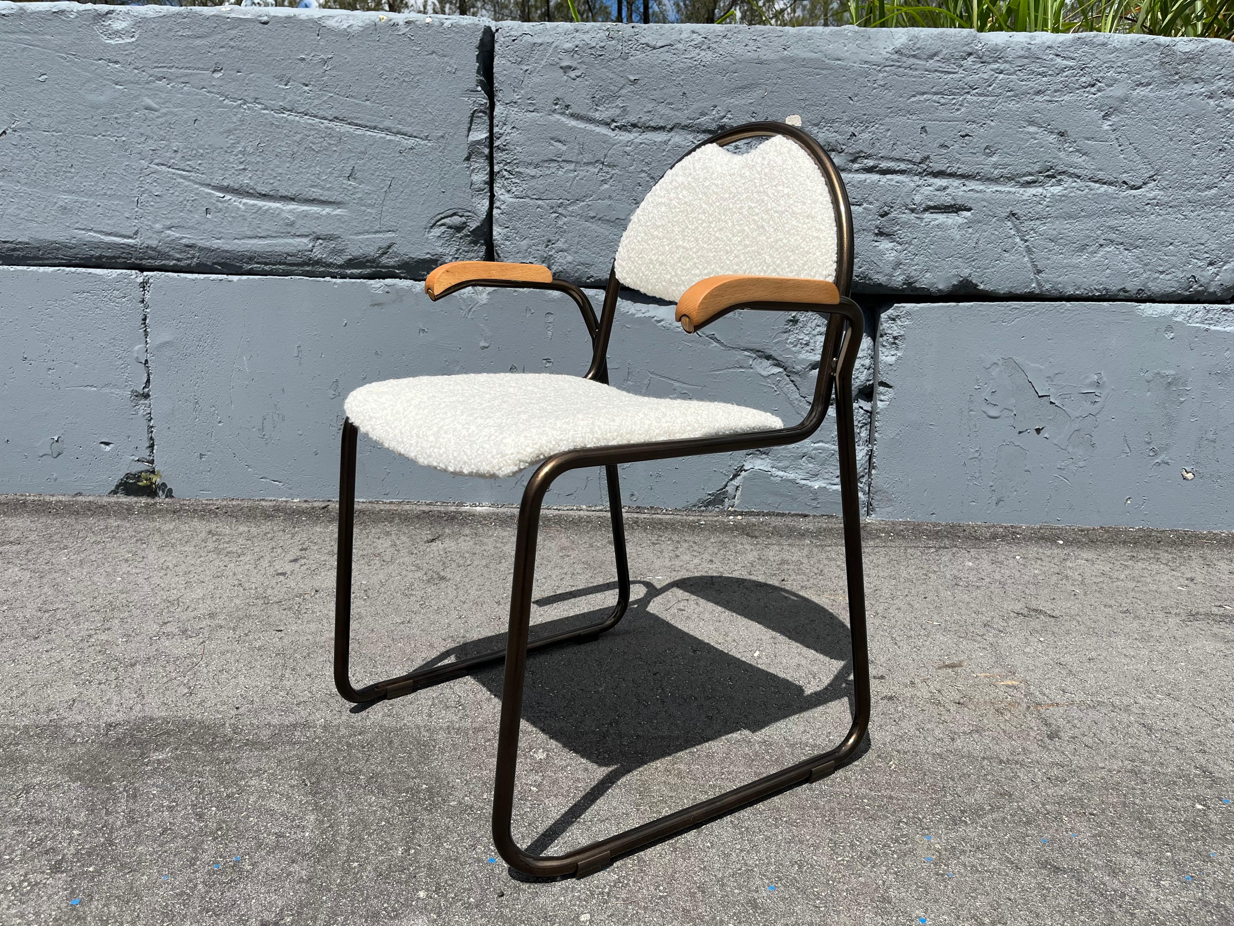 Metallo Poltrona di design, Bronzo, Boucle Kravet Avorio, Made in Italy in vendita