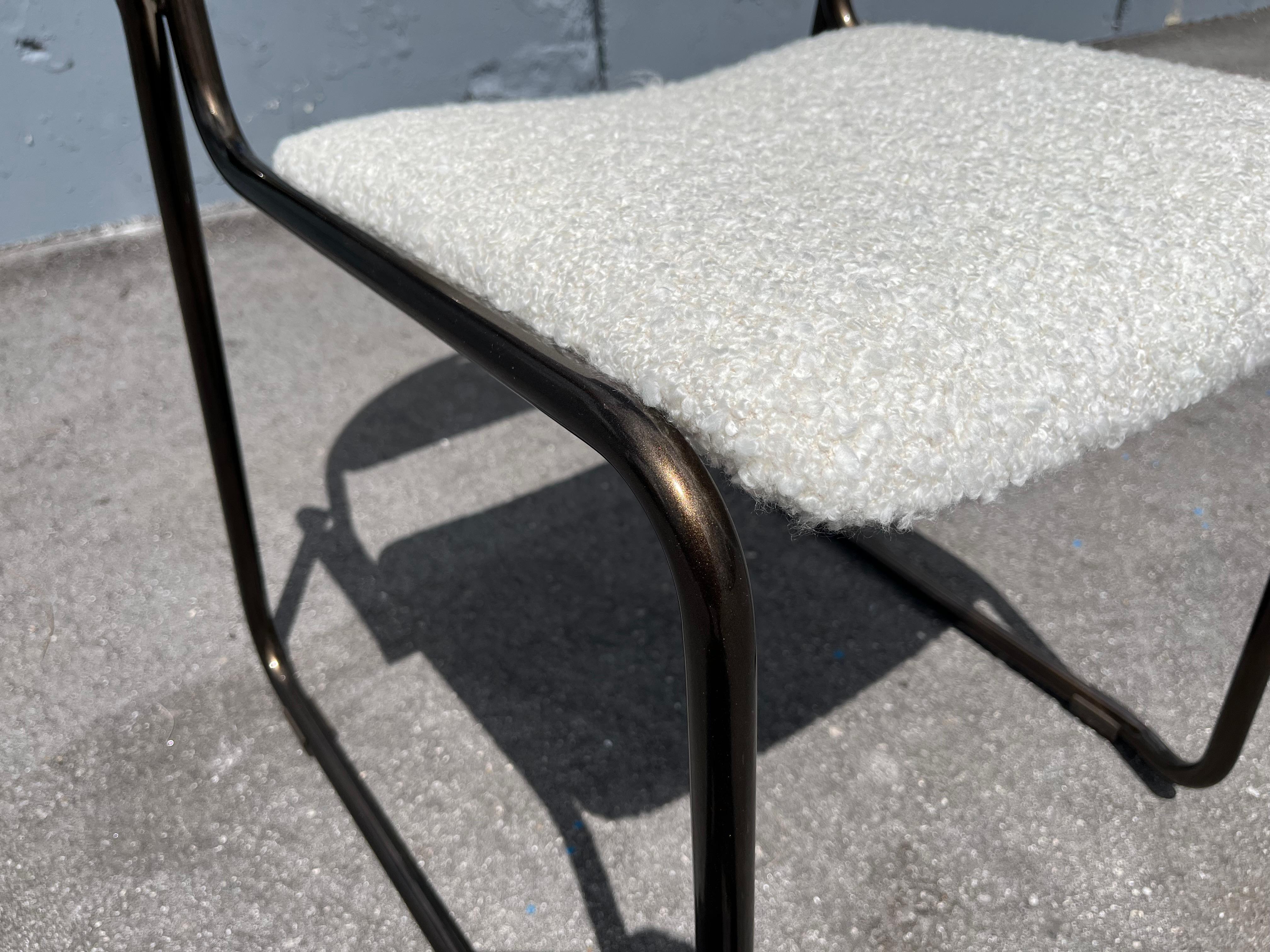 Poltrona di design, Bronzo, Boucle Kravet Avorio, Made in Italy in vendita 2