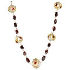 Collar de cuentas de diseño con diamantes, rubí y perla de los mares del sur en oro de 14k