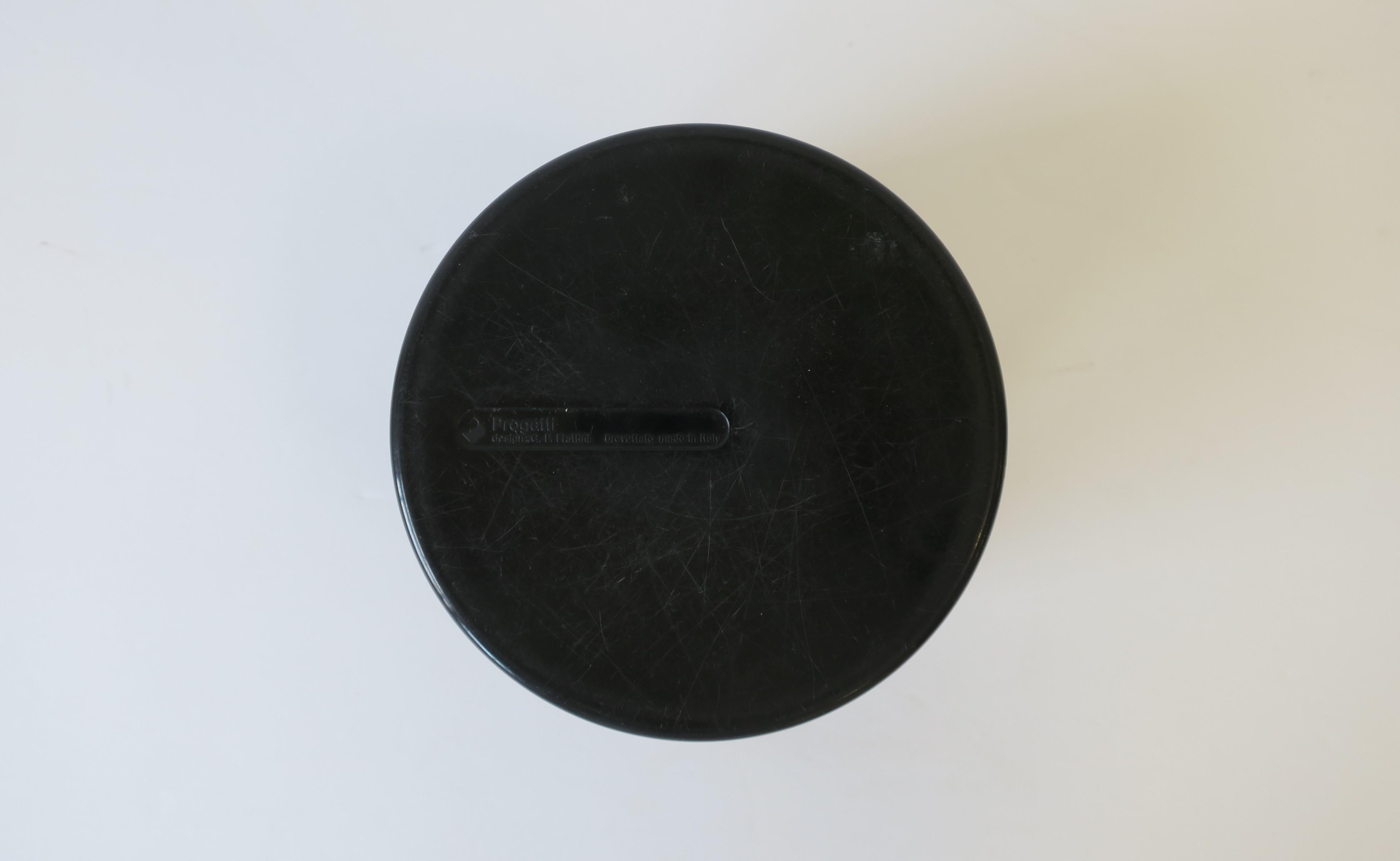 Italienische postmoderne schwarze Schachtel von Gianfranco Frattini für Progetti, Italien  im Angebot 3