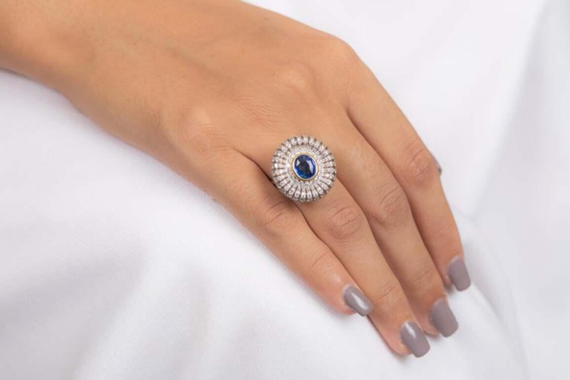 En vente :  Bague cocktail de créateur en or jaune massif 18 carats, saphir bleu et diamant 3