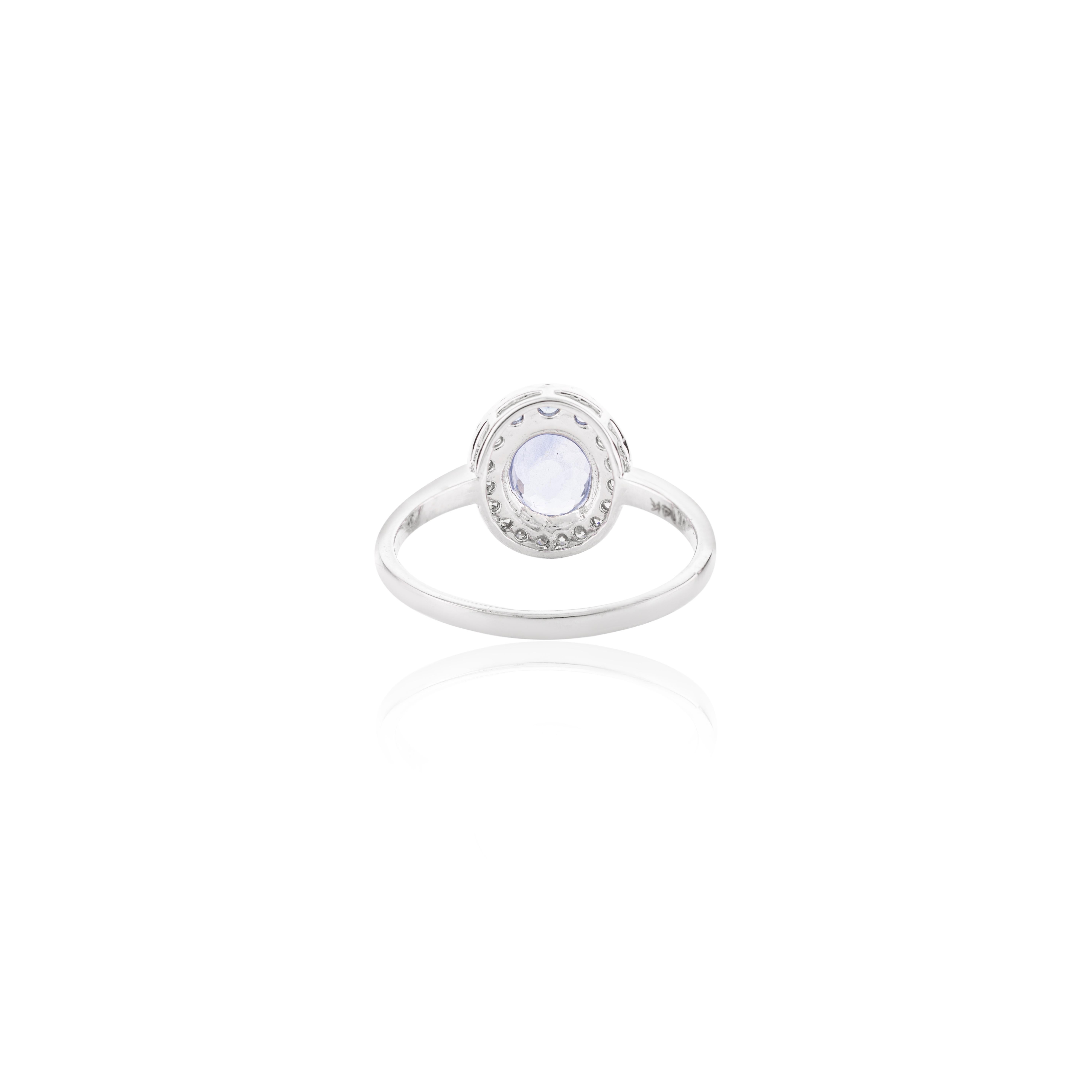 Im Angebot: Designer Verlobungsring mit blauem Saphir und Diamant aus massivem 14k Weißgold () 3