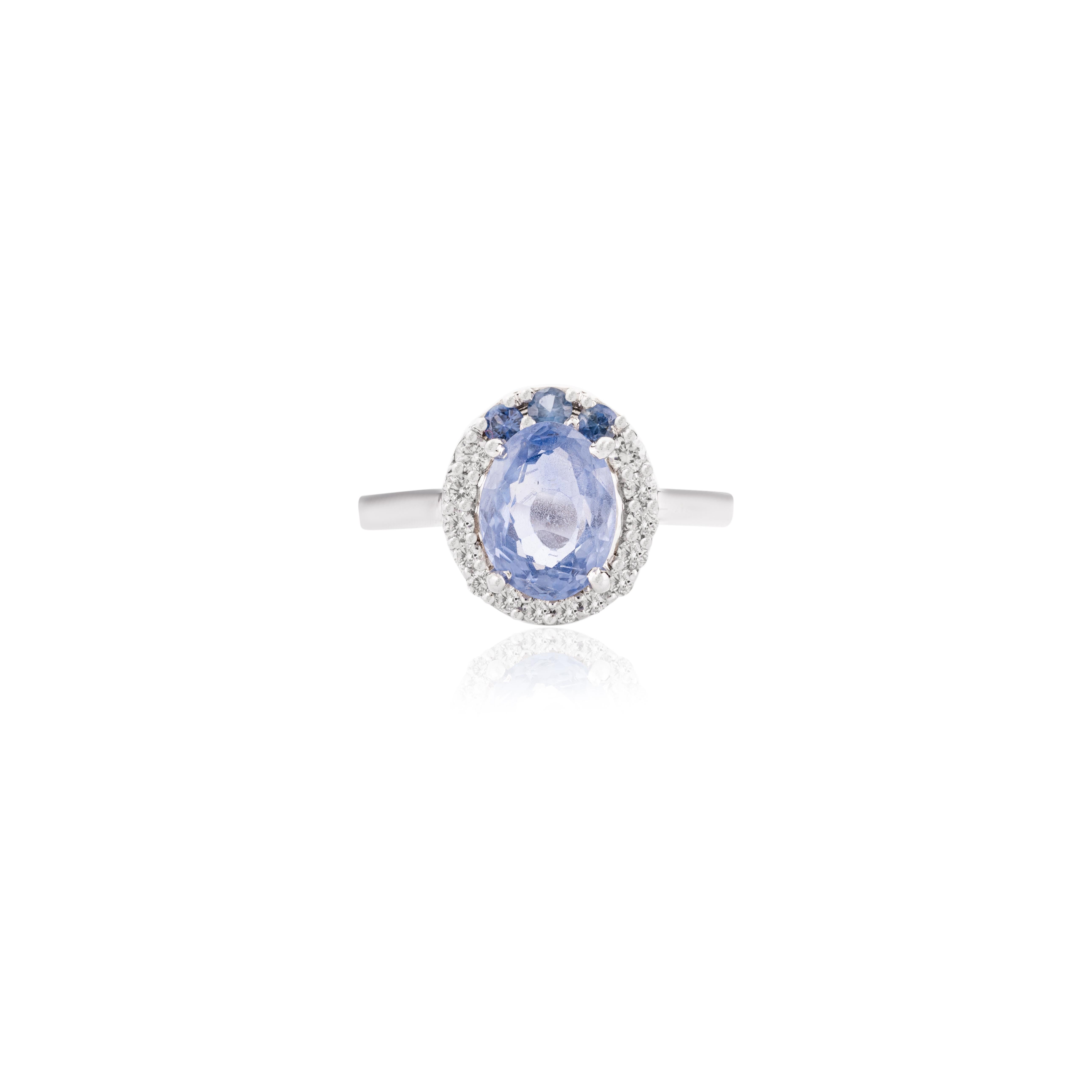 Im Angebot: Designer Verlobungsring mit blauem Saphir und Diamant aus massivem 14k Weißgold () 8
