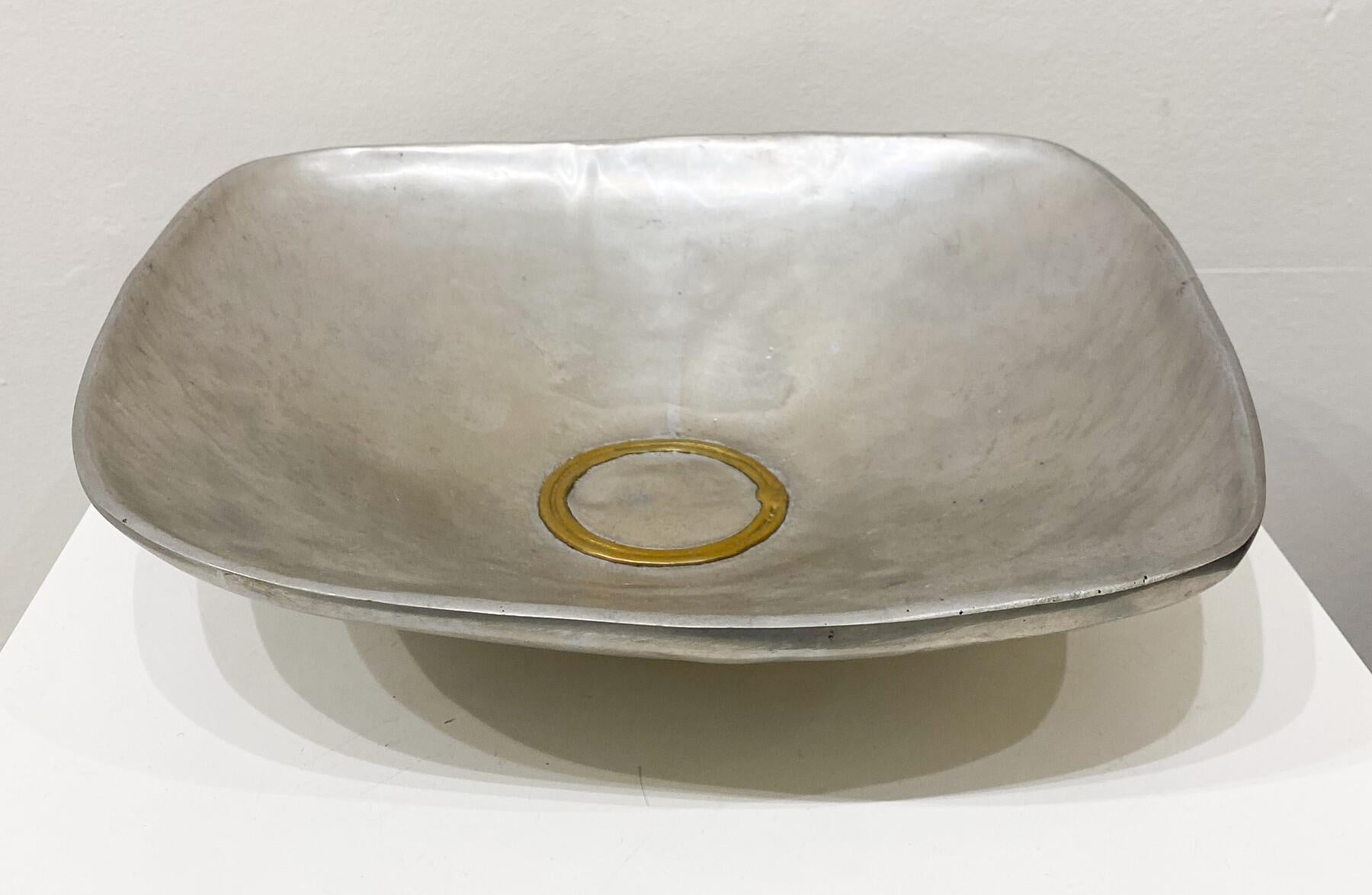 Cuenco de diseño en aluminio y latón, David Marshall, España Moderno de mediados de siglo en venta