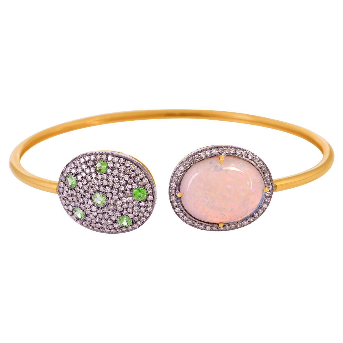 Designer-Armband mit Tsavorit, ethopianischem Opal und Pavé-Diamanten besetzt