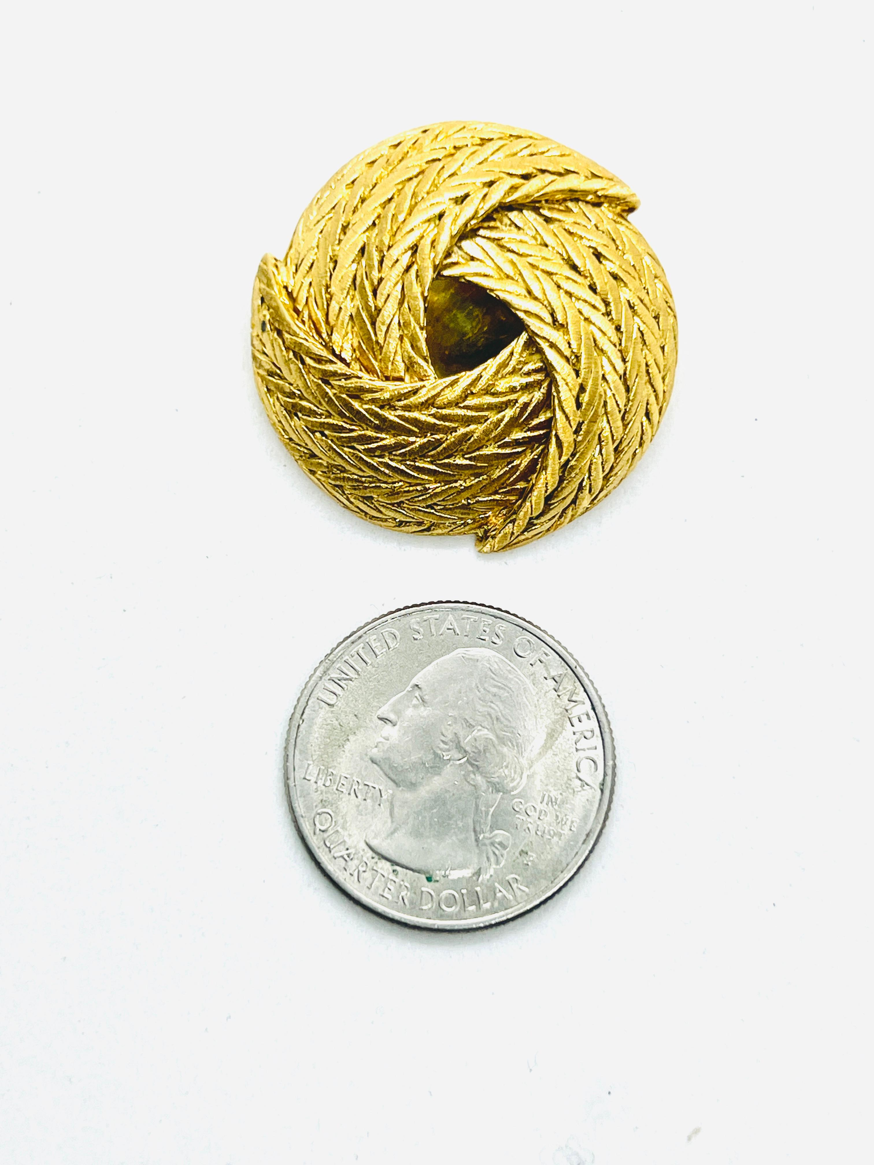 Buccellati, broche ronde tissée en forme de panier en or jaune 18 carats, 32 mm Excellent état - En vente à Birmingham, AL