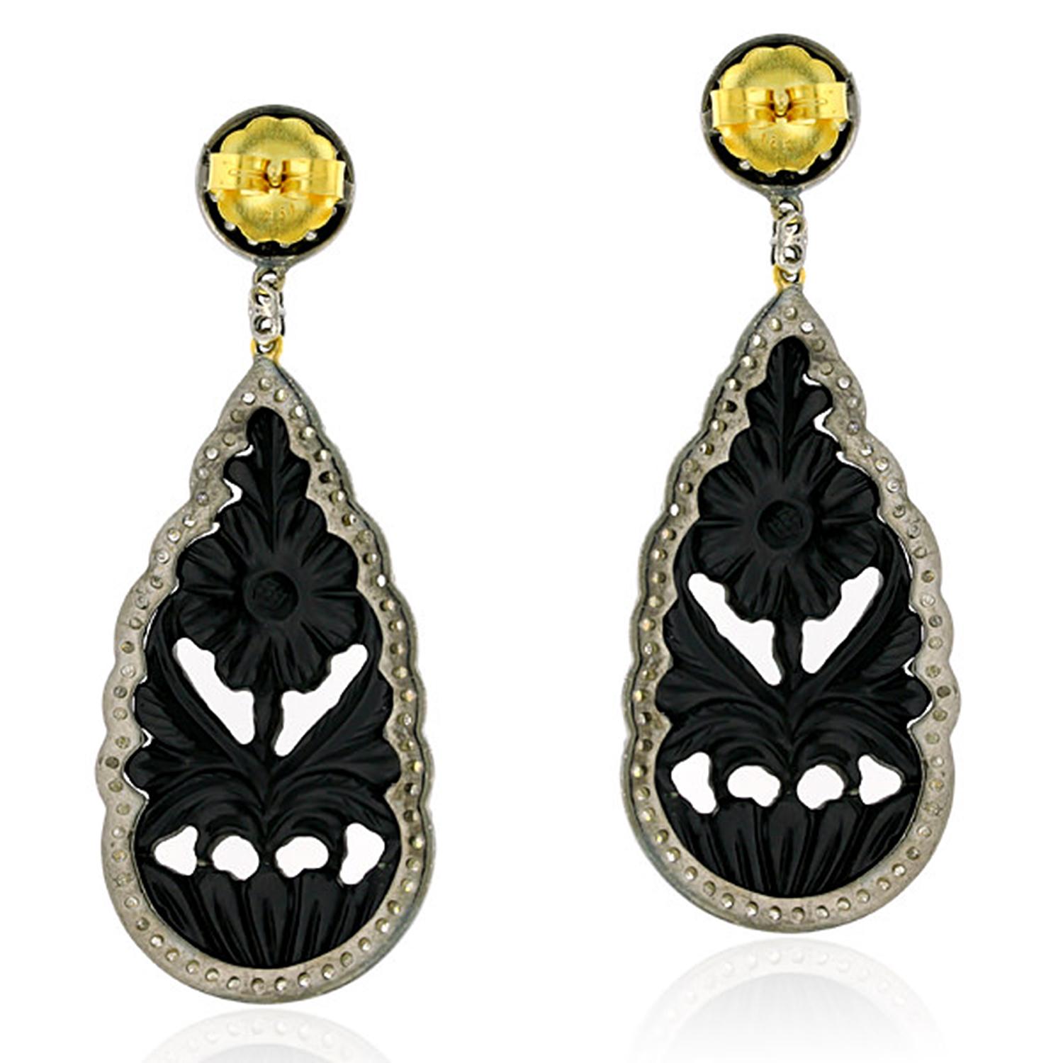 Modern Designer Carved Onyx Drop Earring in Silver and Gold For Sale