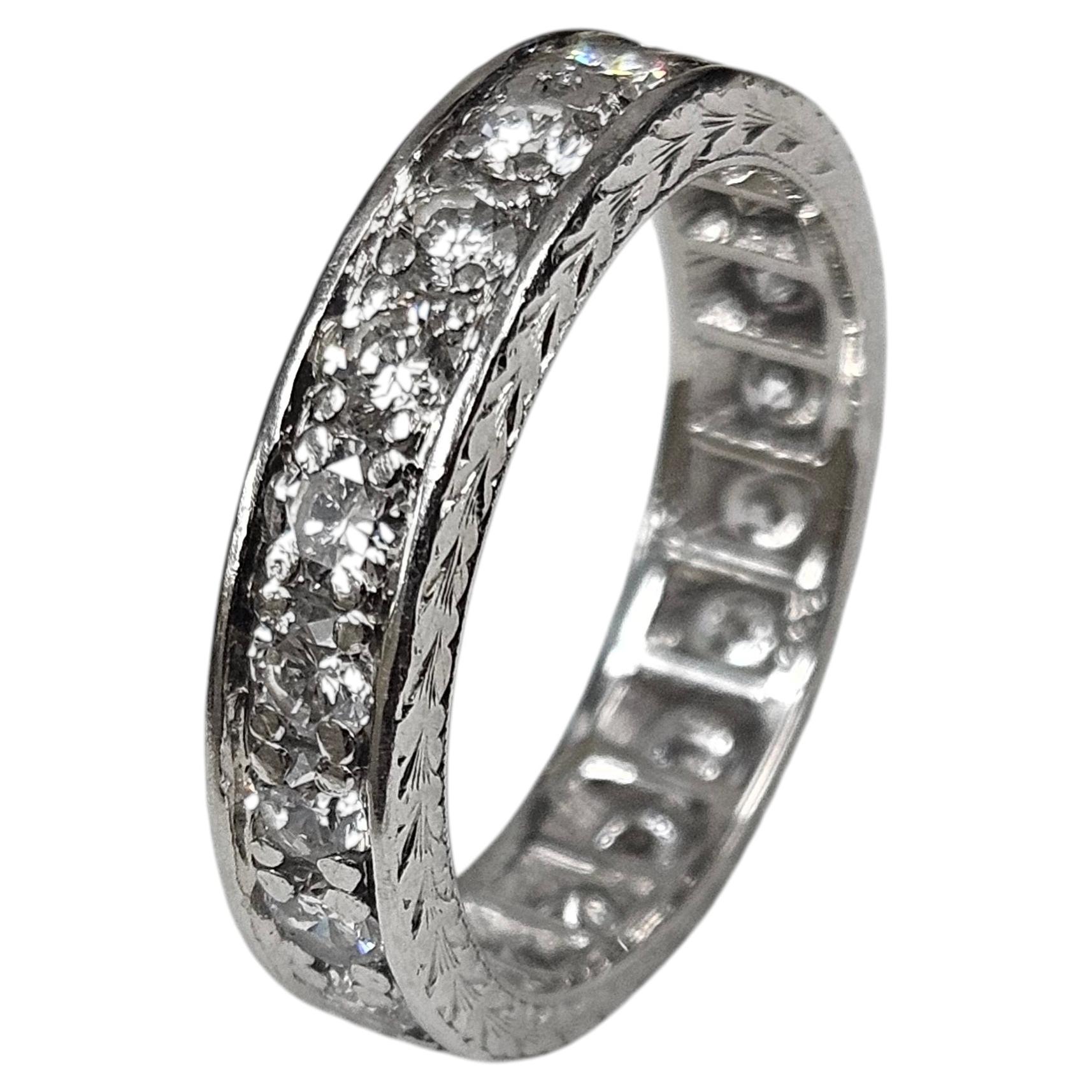 Designer-zertifiziert, 2,10 Karat. Ewigkeitsring aus Naturdiamanten und Platin