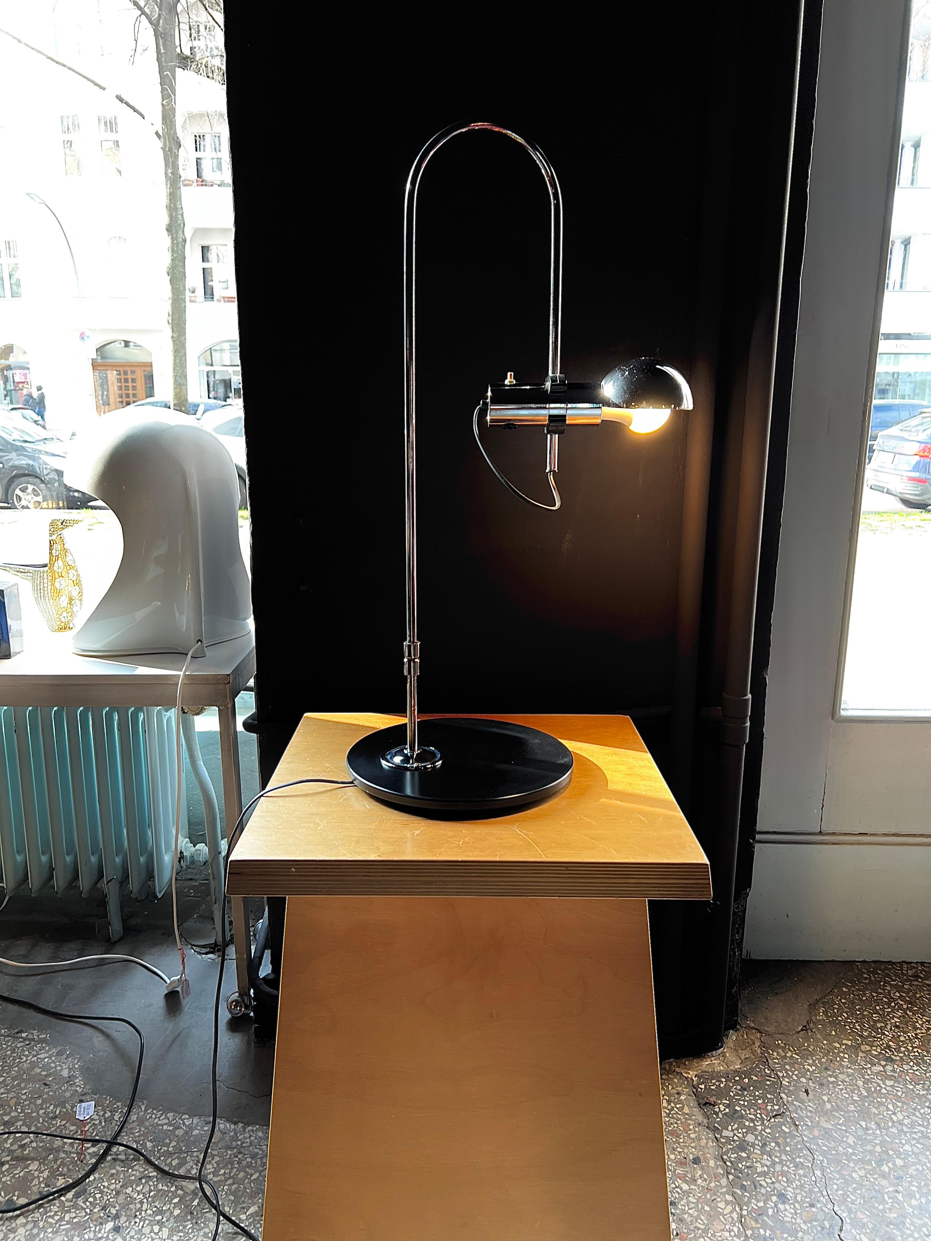 Fin du 20e siècle Lampe de bureau chromée, Italie, années 1970 en vente