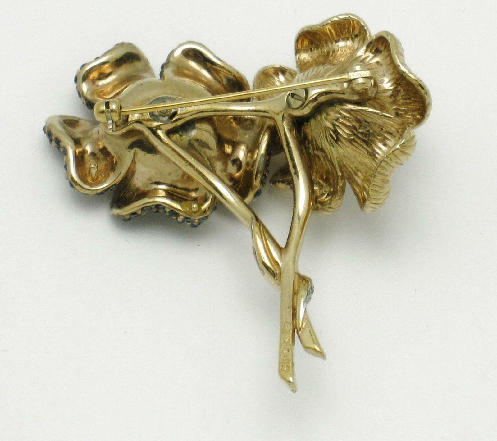 Designer CINER Signed Sparkling Ice Crystal Double Flower Brooch Pin In Excellent Condition For Sale In Montreal, QC