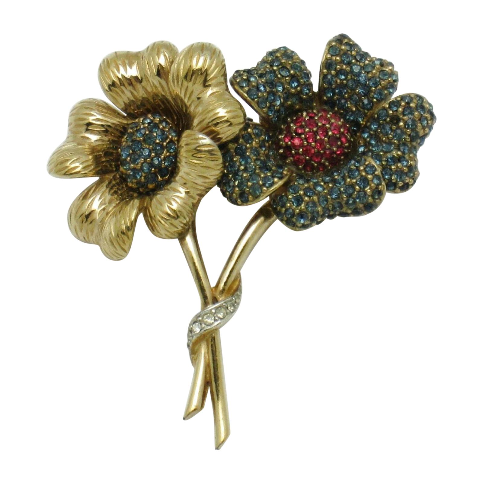 Designer CINER Signed Sparkling Ice Crystal Double Flower Brooch Pin For Sale