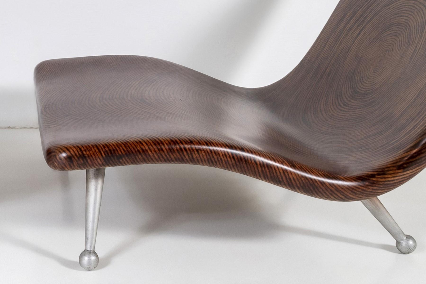 Designer Clayton Tugonon Kokosnuss Lounge Stuhl und Tisch Set  Von Snug im Angebot 2