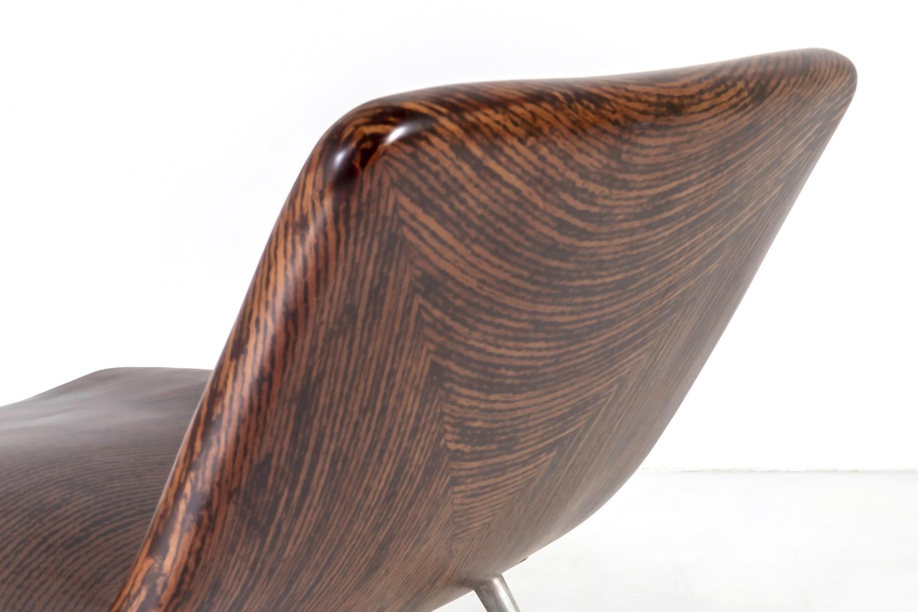 Designer Clayton Tugonon Kokosnuss Lounge Stuhl und Tisch Set  Von Snug im Angebot 3