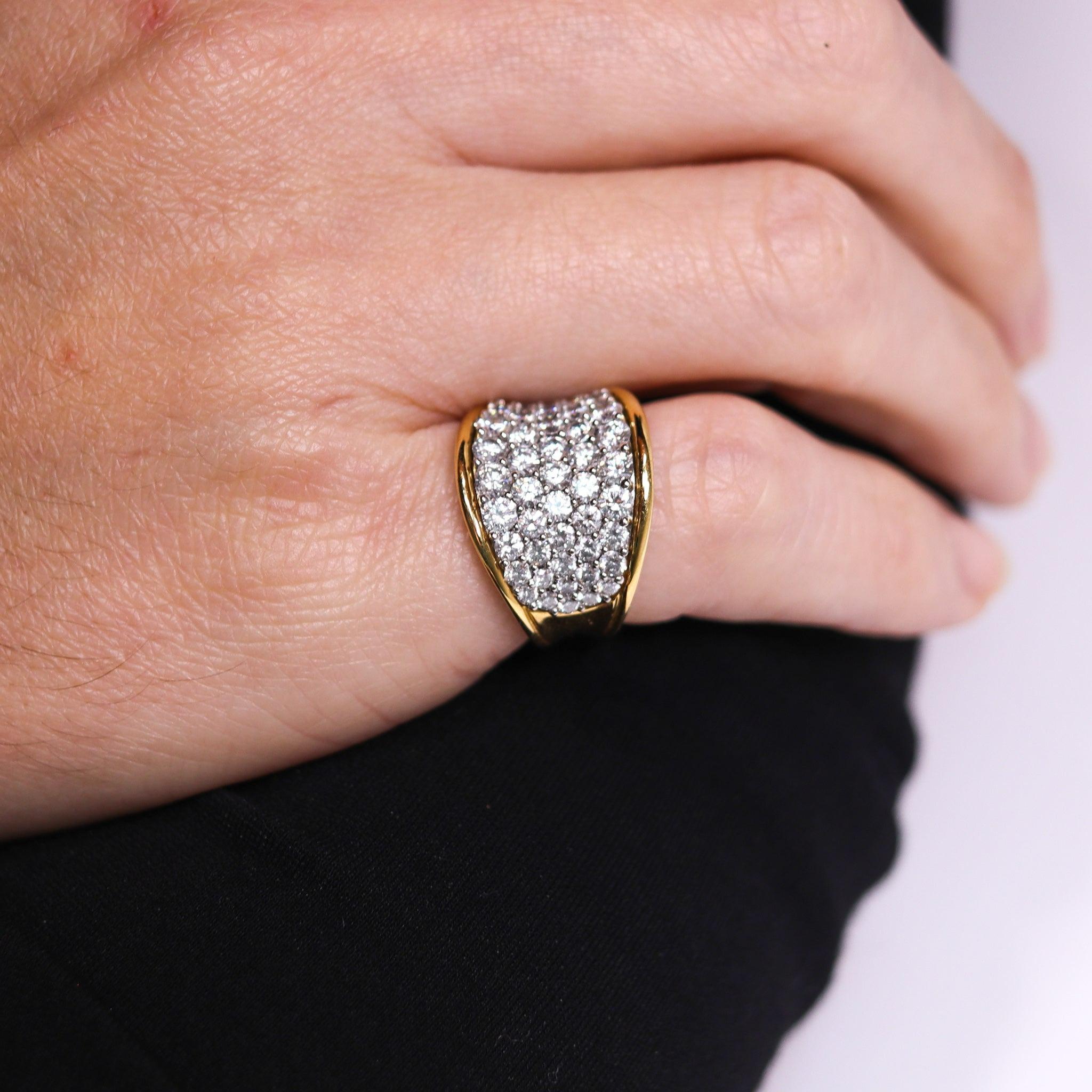 Bague grappe de créateur en platine et or jaune 18 carats avec 3,78 carats de diamants D VS en vente 5