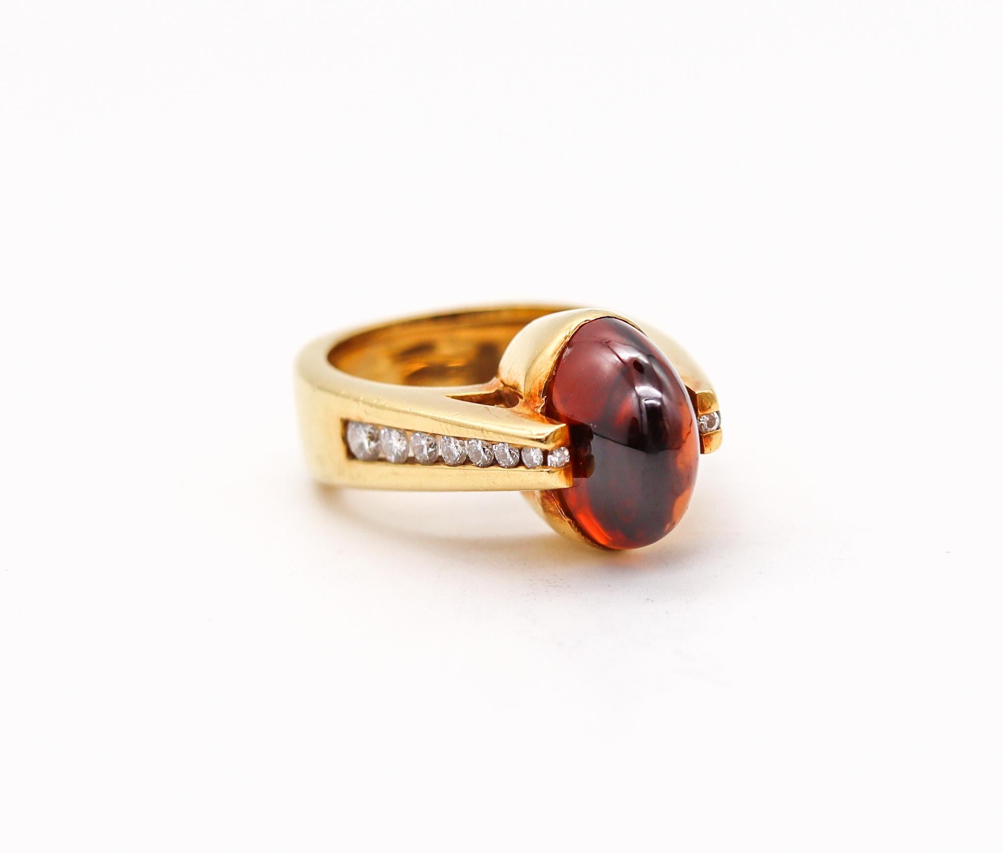 Sculptural cocktail ring with Santa Ana Madeira Citrine.

Gorgeous designer's cocktail ring carefully crafted with geometric architectural patterns in solid yellow gold of 18 karats with high polished finish. It is embellished with a great selection