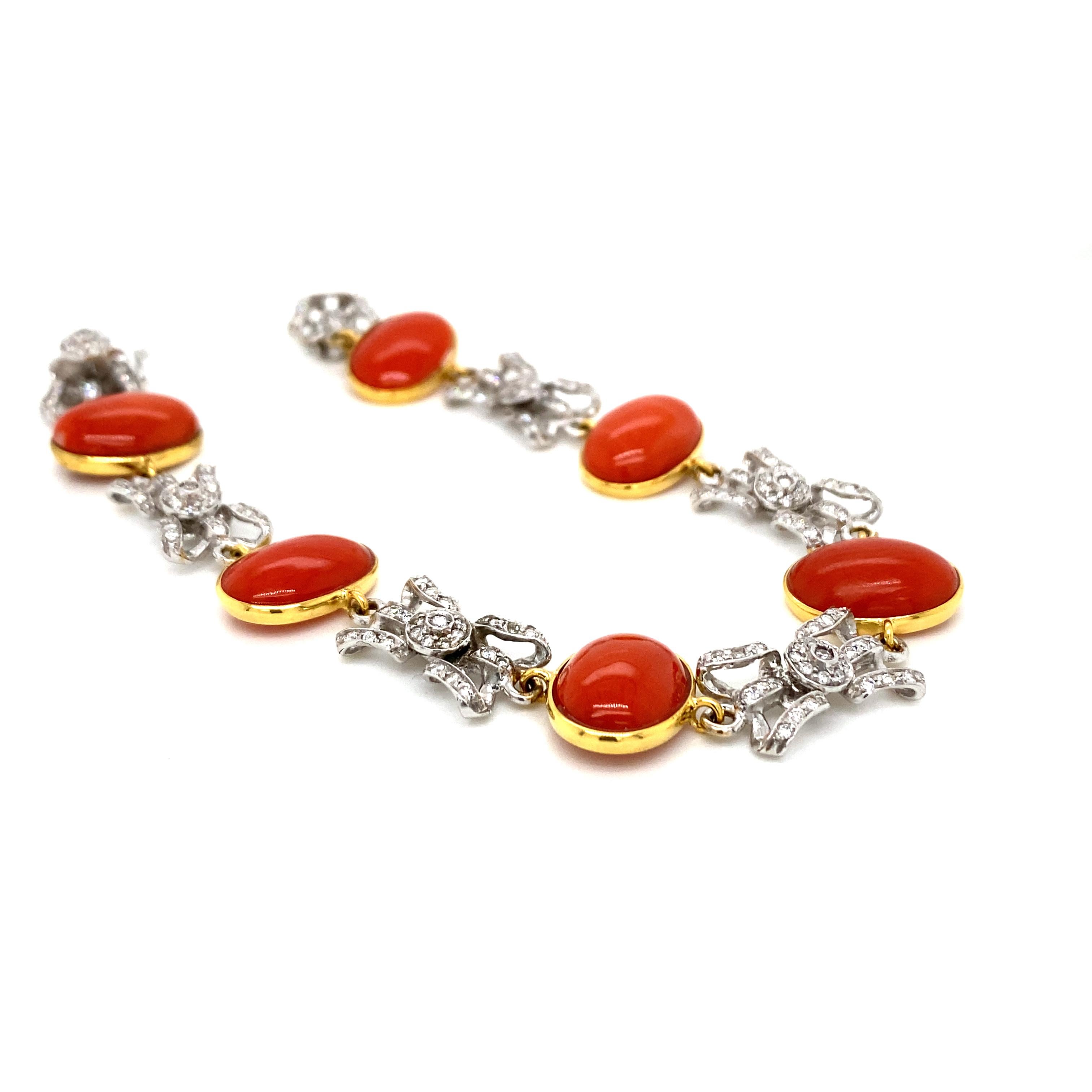Designer Coral Diamond Gold Bow Link Bracelet In Excellent Condition In Napoli, Italy