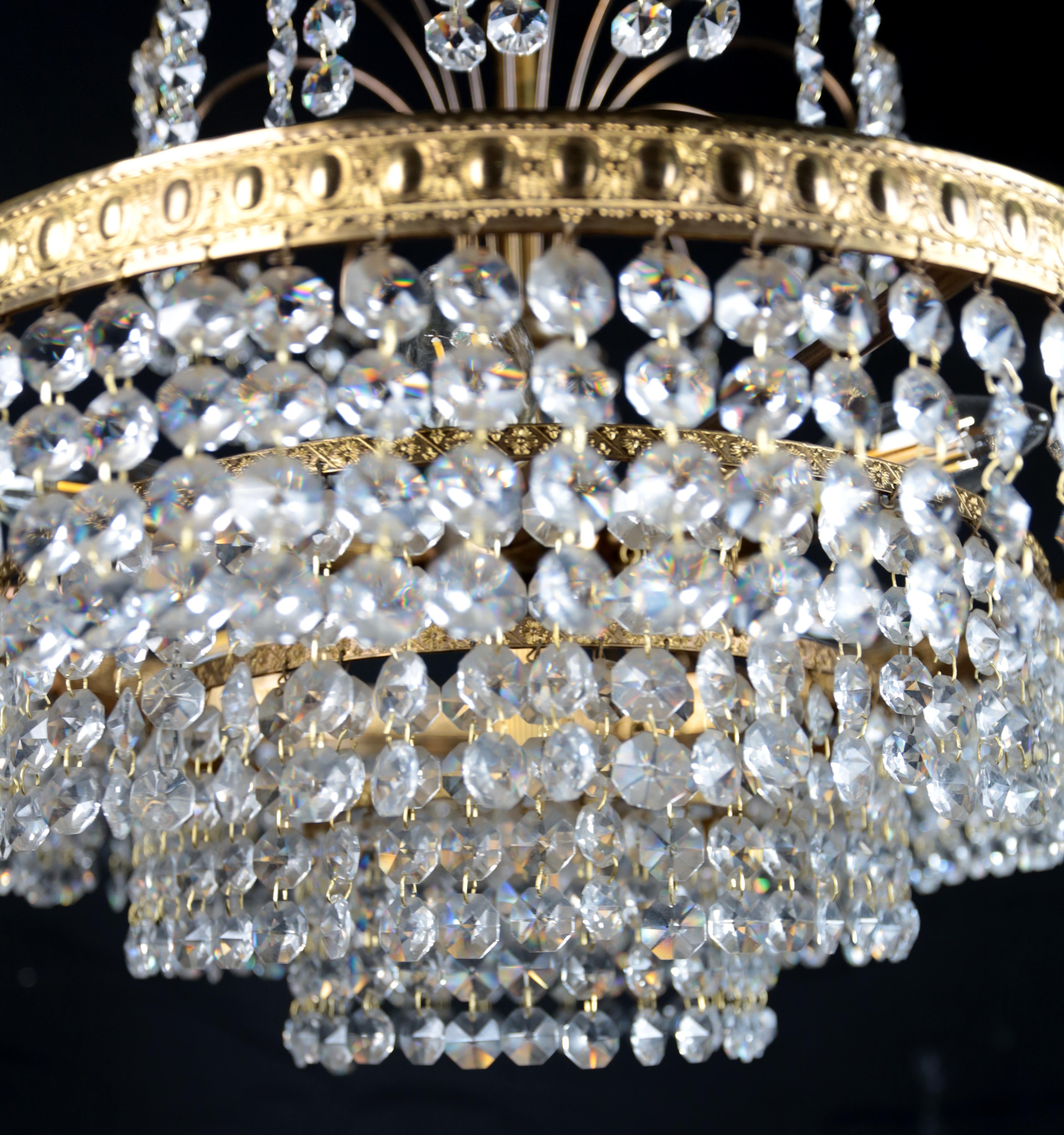 Designer crystal chandelier with cascading pendants In Good Condition For Sale In STRAČOV, CZ