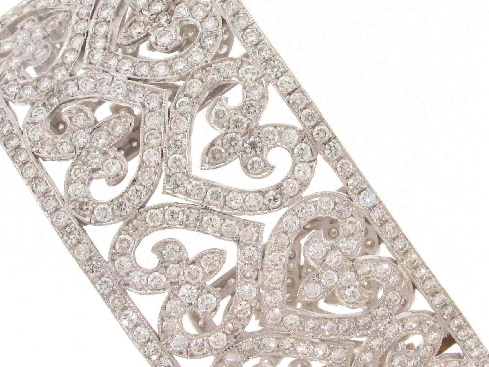 Designer-Manschettenarmband mit runden Diamanten.  D6.55ct.t.w. Damen im Angebot