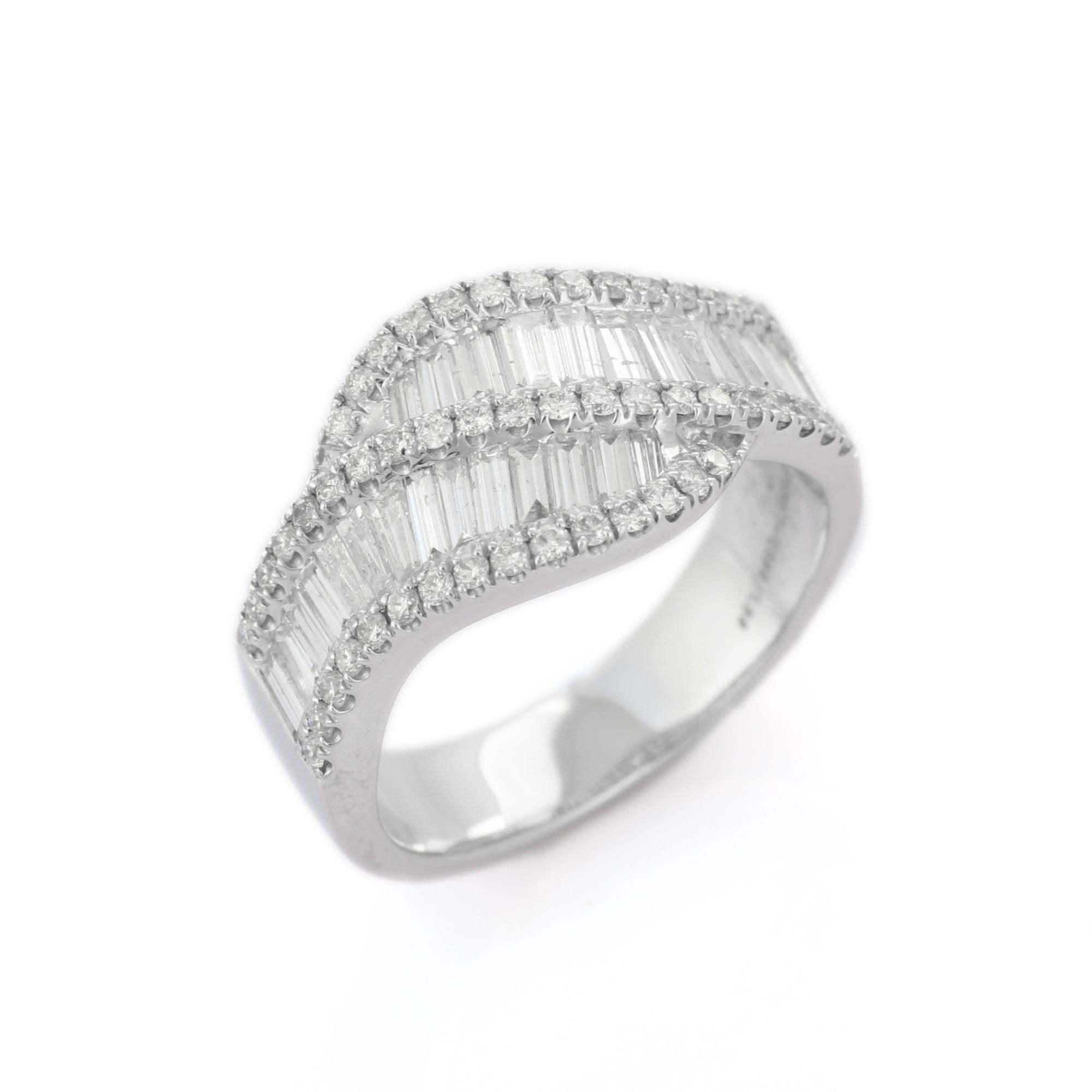 En vente :  Bague de designer en or blanc massif 18 carats 7
