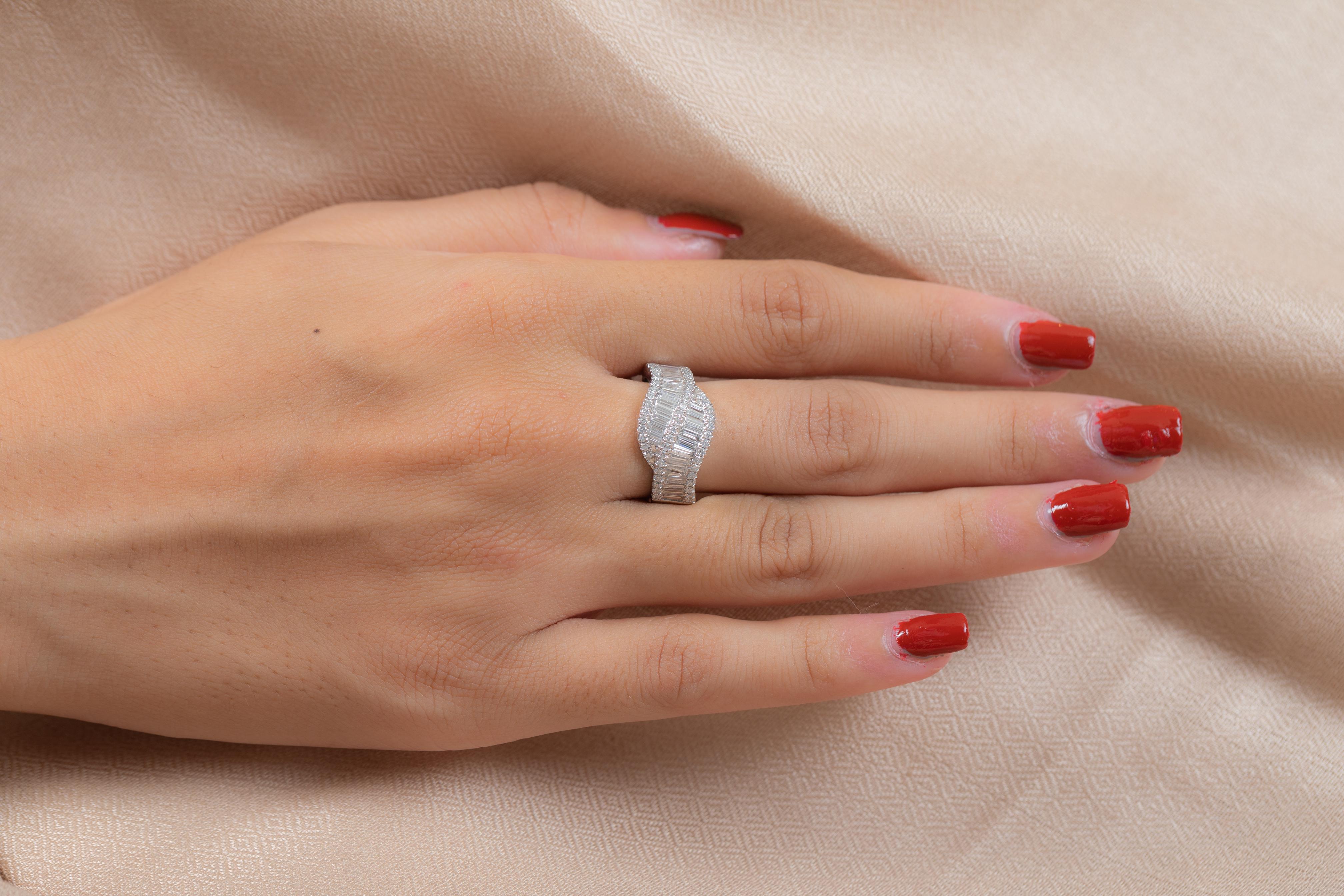 En vente :  Bague de designer en or blanc massif 18 carats 6