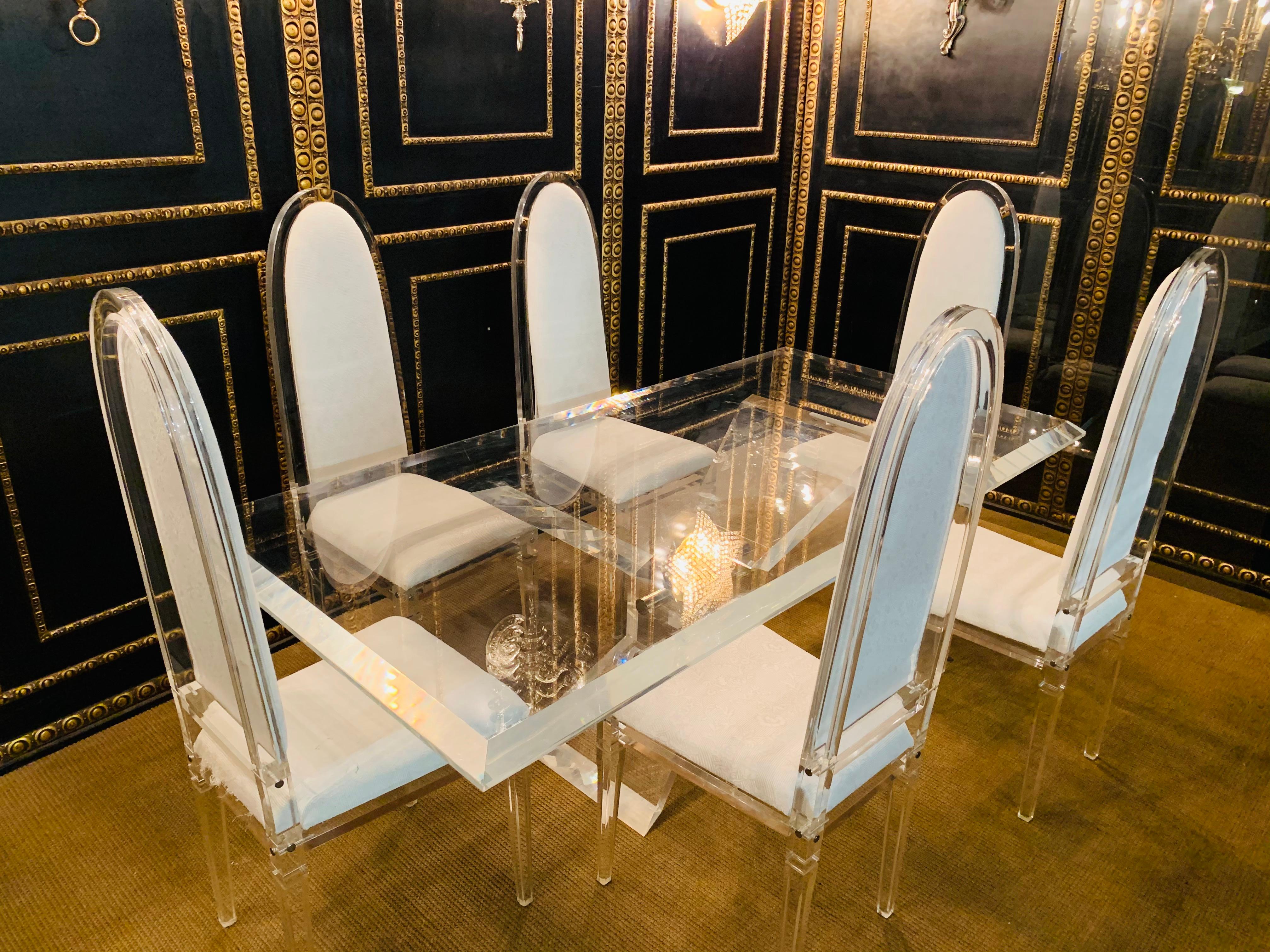 Designer Dining Table Acrylic Plexiglass Solid Dining Room Table with Chairs In Good Condition In Berlin, DE