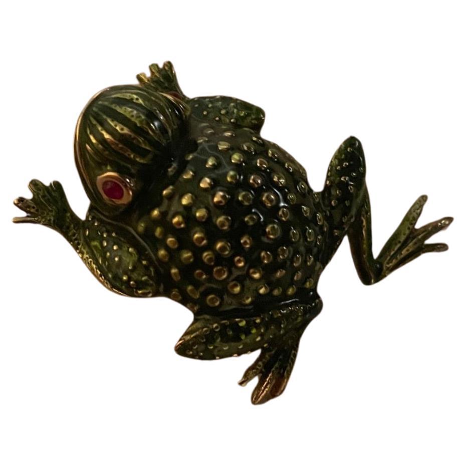 Designer E Pearl Signed Vintage Enamel Vintage Frog Brooch Pin
