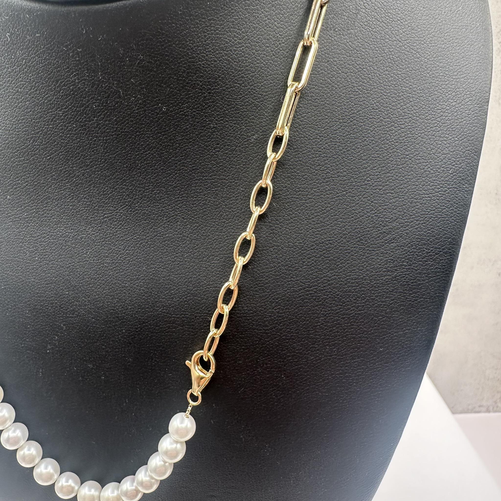 Round Cut Designer Effy Pearl Necklace in 14kt Yellow Gold For Sale