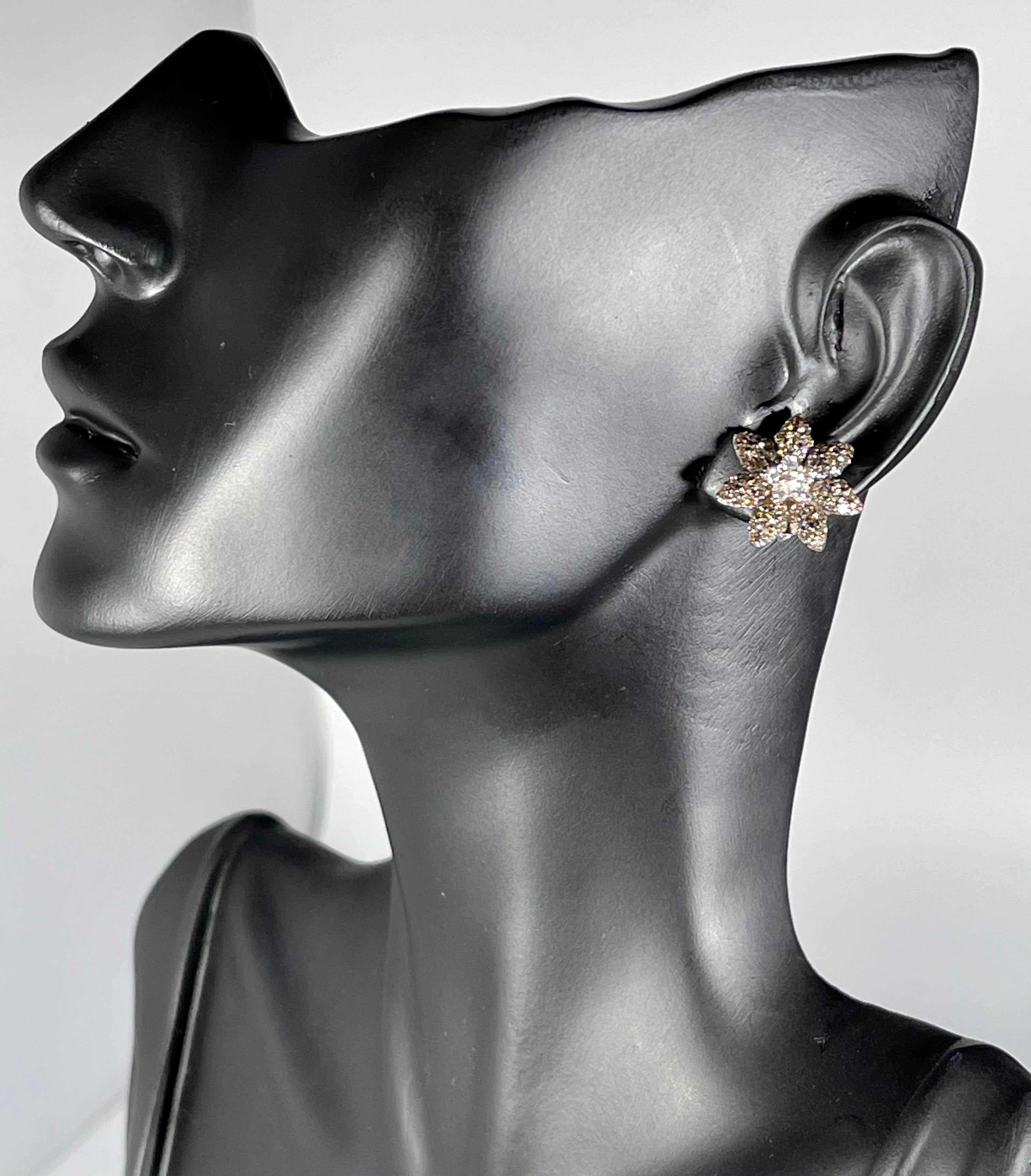 Designer Effy's 1.5 Carat Expresso Diamond Flower Stud Earrings 14 Karat Gold In New Condition In New York, NY