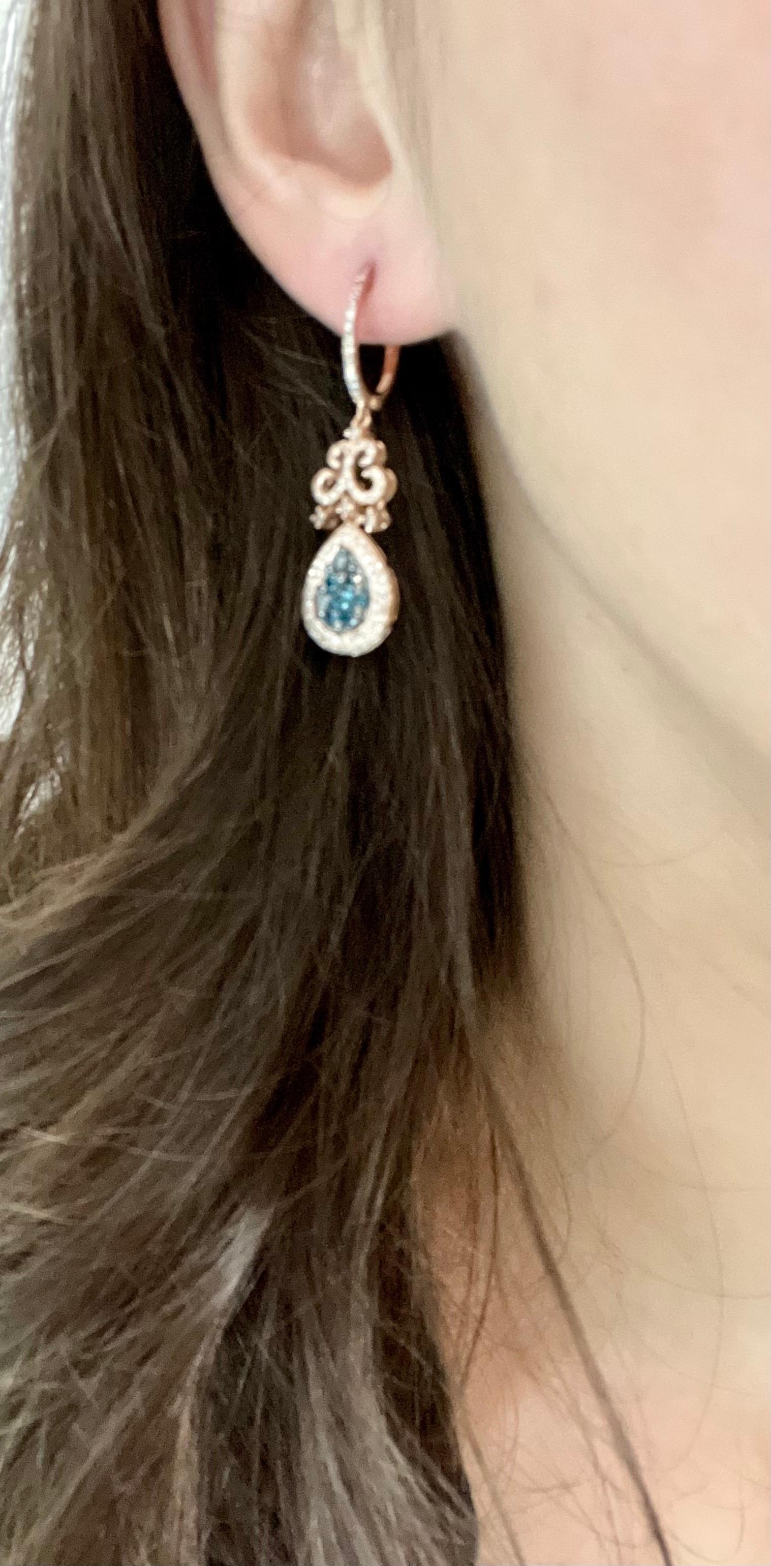 Designer Effy's 1.72 Carat Blue & White Diamond Dangling Earrings 14 K Rose Gold In New Condition In New York, NY