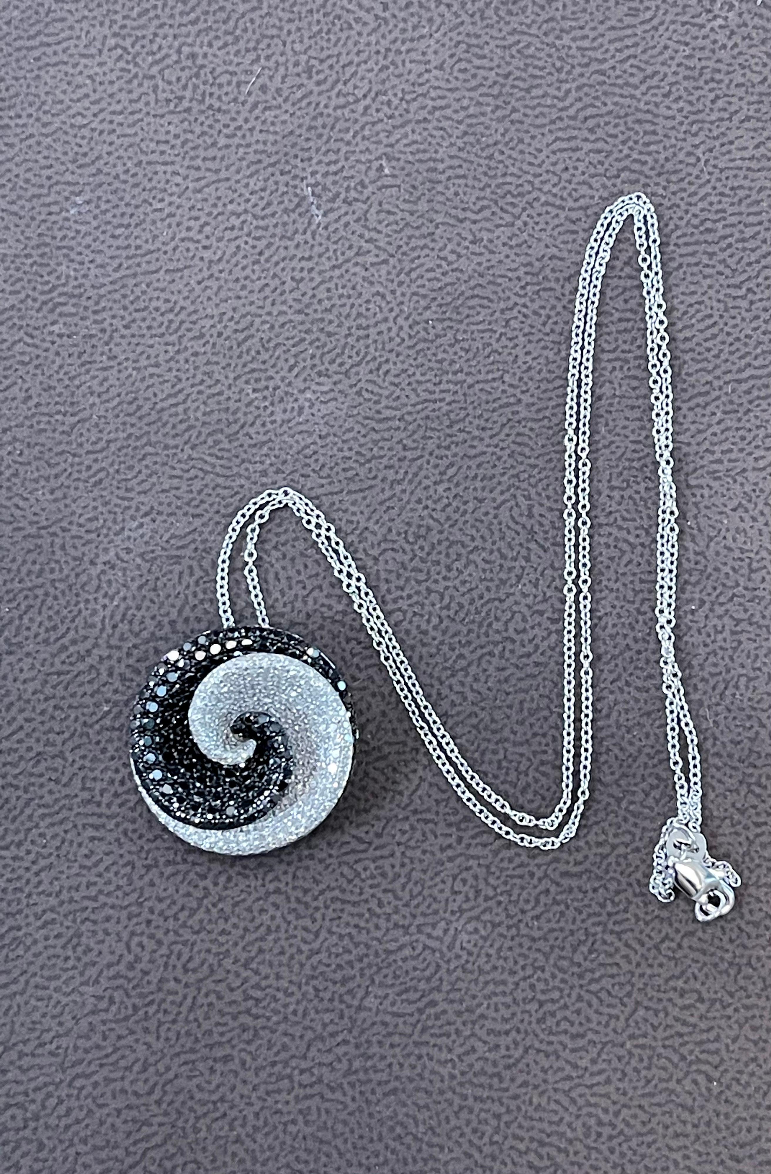 Designer Effy's Black and White Diamond Celtic Pendant /Necklace 14 Karat Gold 4