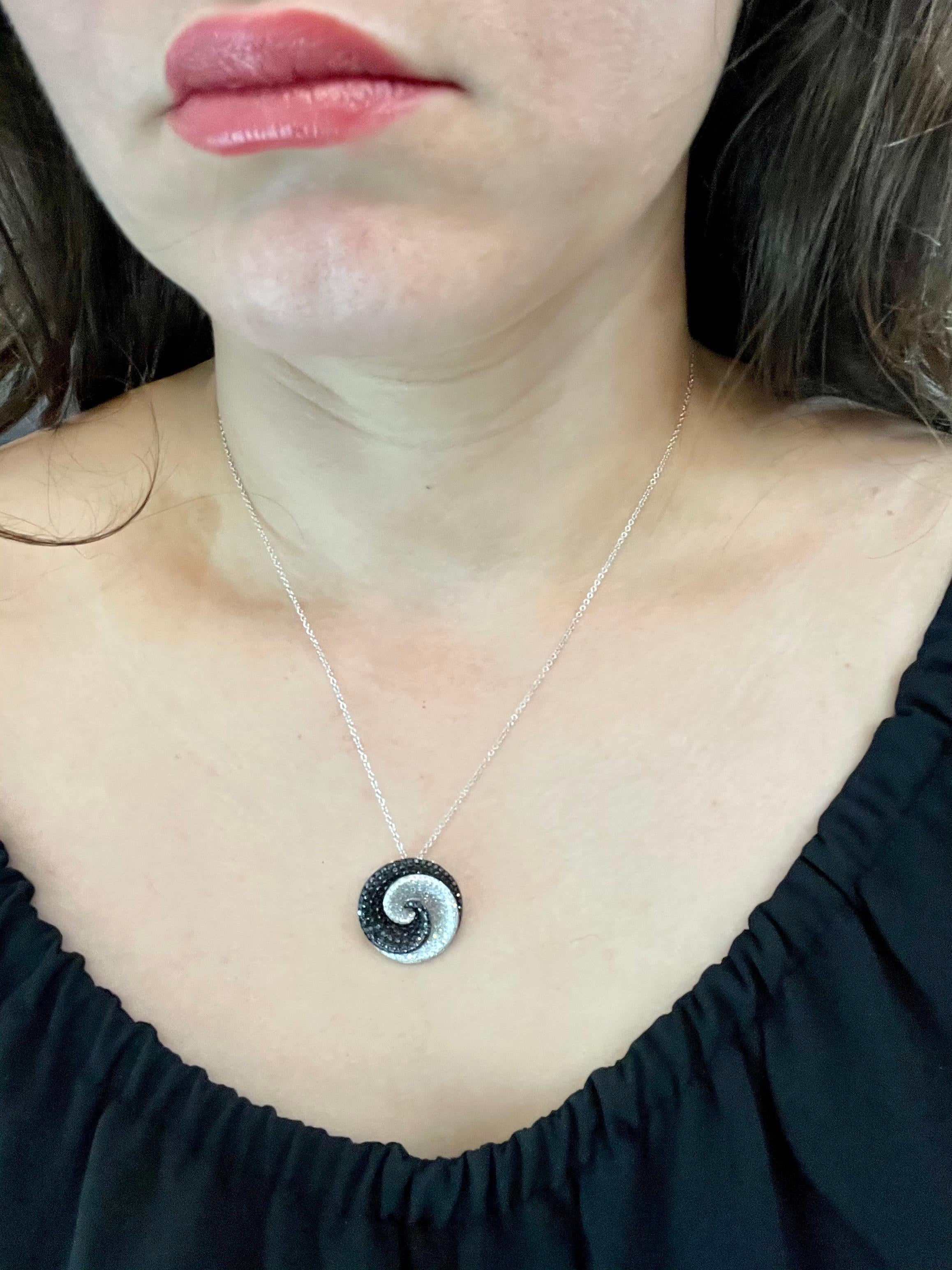 Designer Effy's Black and White Diamond Celtic Pendant /Necklace 14 Karat Gold 5