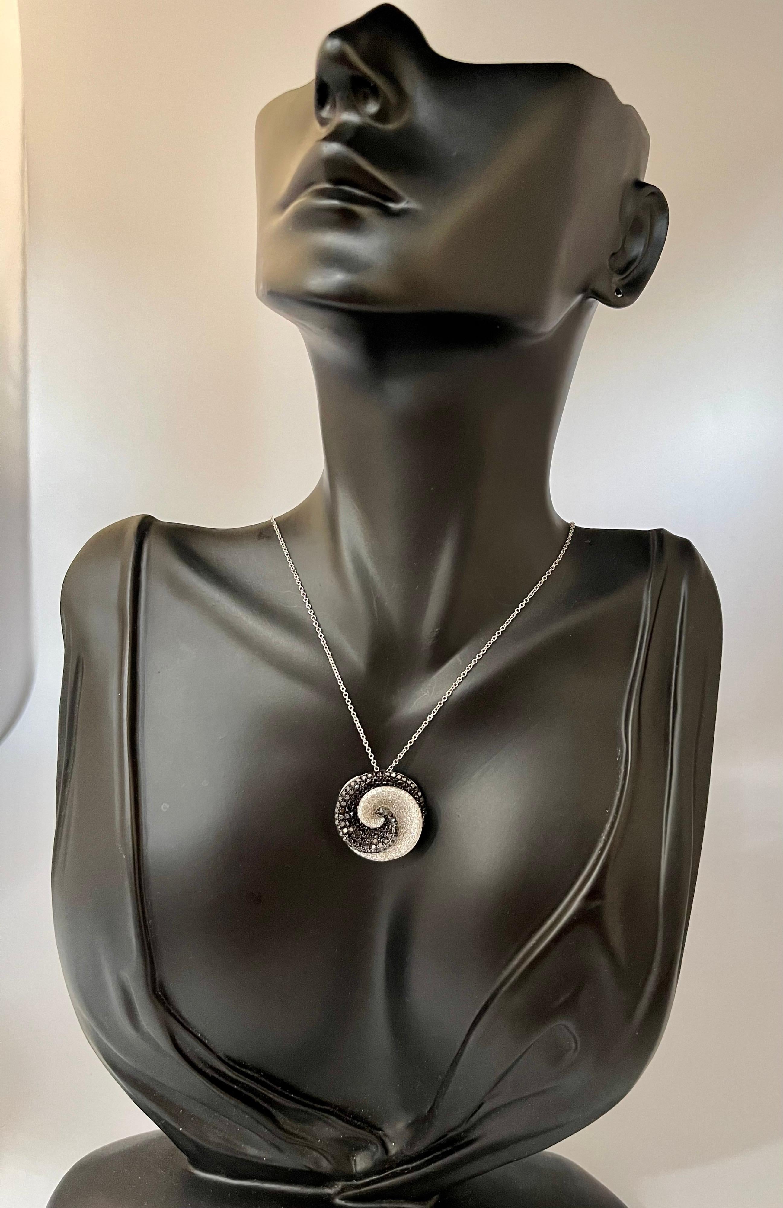 Designer Effy's Black and White Diamond Celtic Pendant /Necklace 14 Karat Gold In New Condition In New York, NY