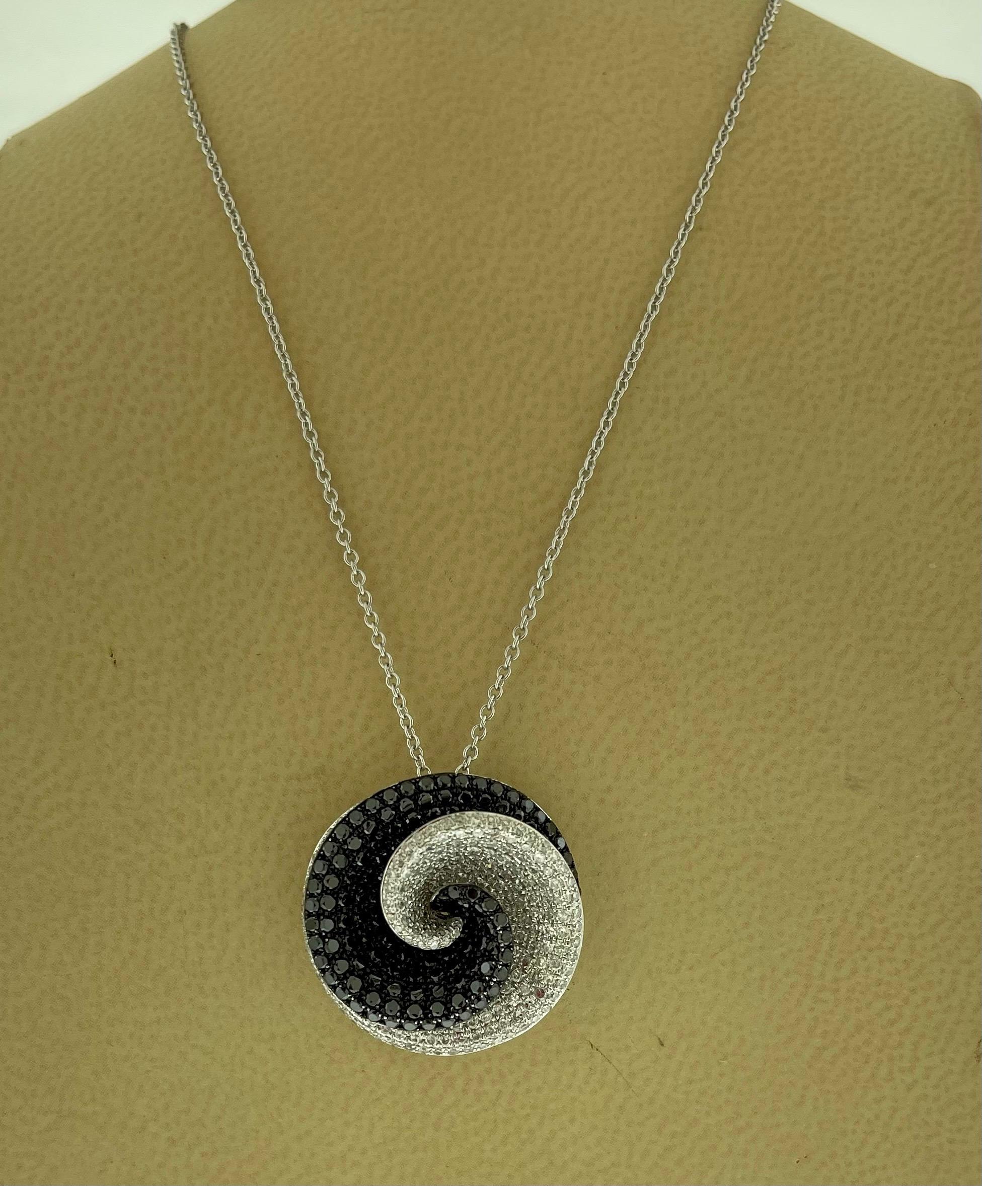 Designer Effy's Black and White Diamond Celtic Pendant /Necklace 14 Karat Gold 1