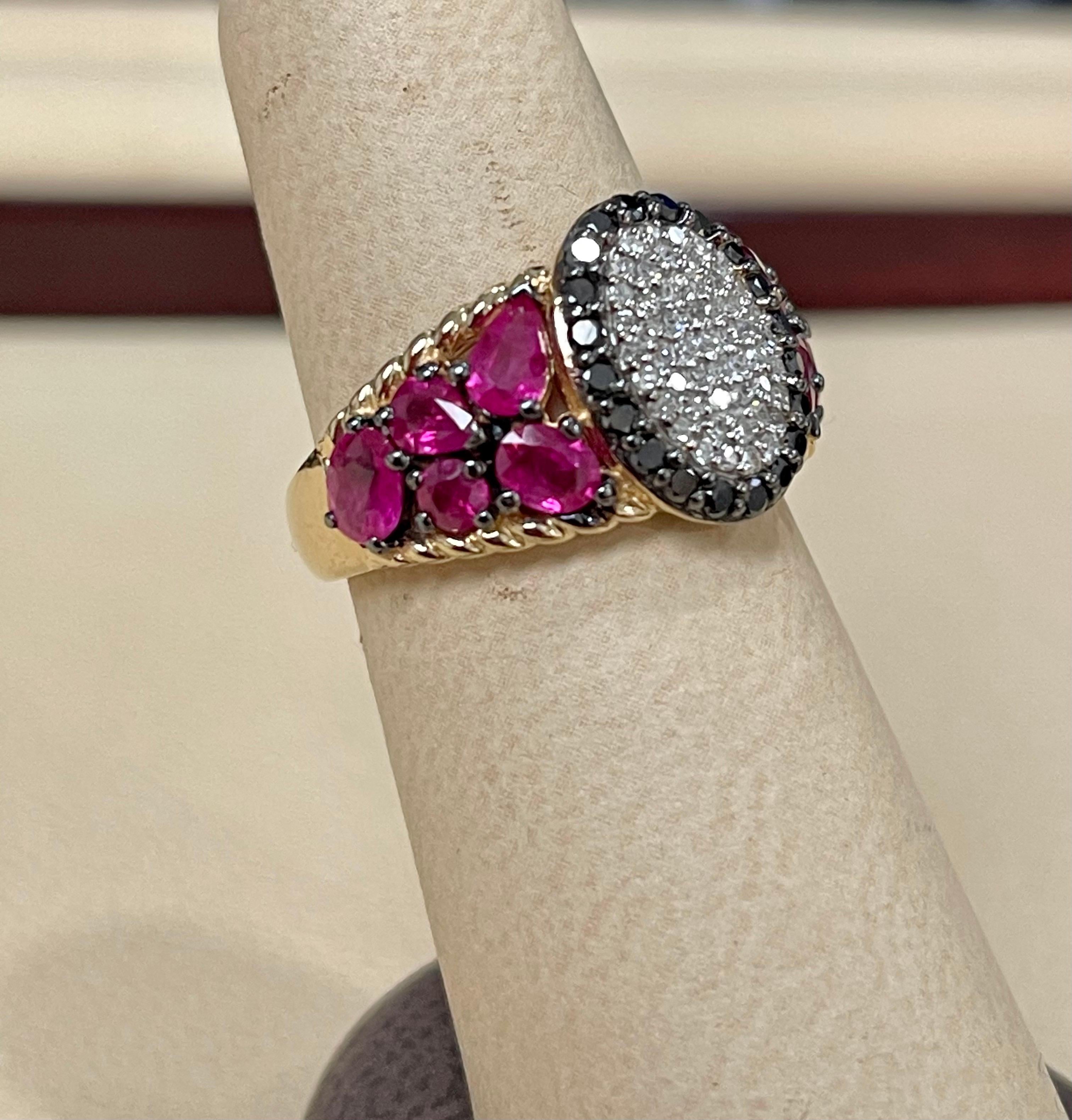 Designer Effy's Black & White Diamond & Natural Ruby Cocktail Ring 14 Karat Gold In New Condition In New York, NY