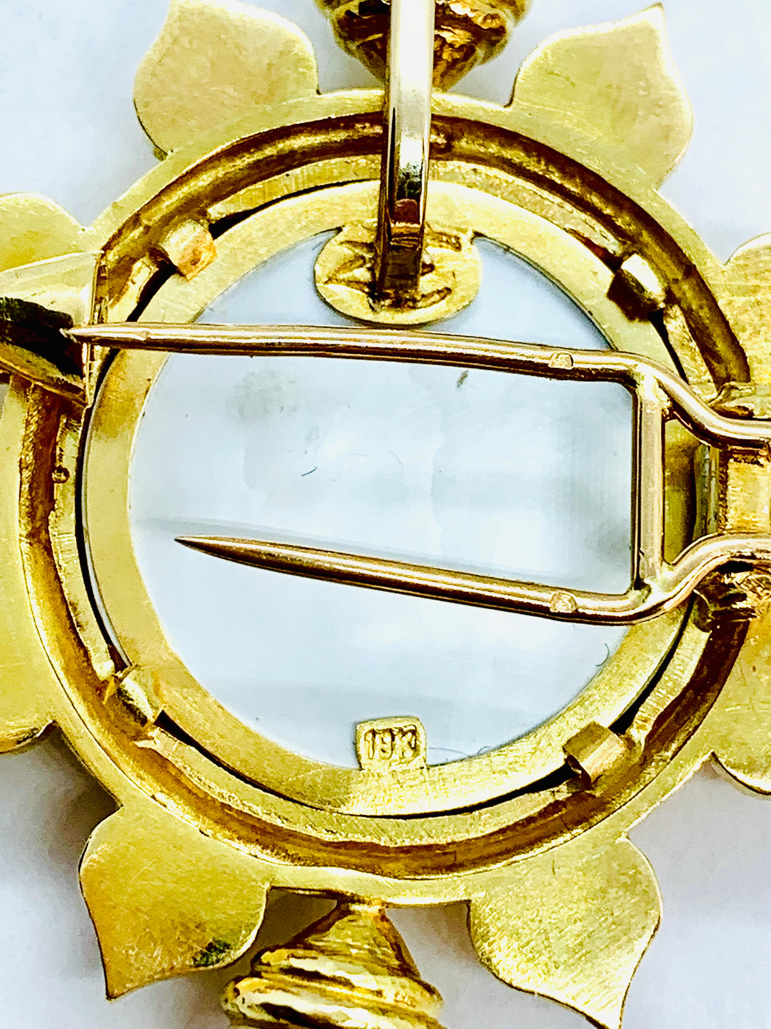 Designer Elizabeth Locke 18 Karat Yellow Gold Vintage Intaglio Brooch / Pendant 2