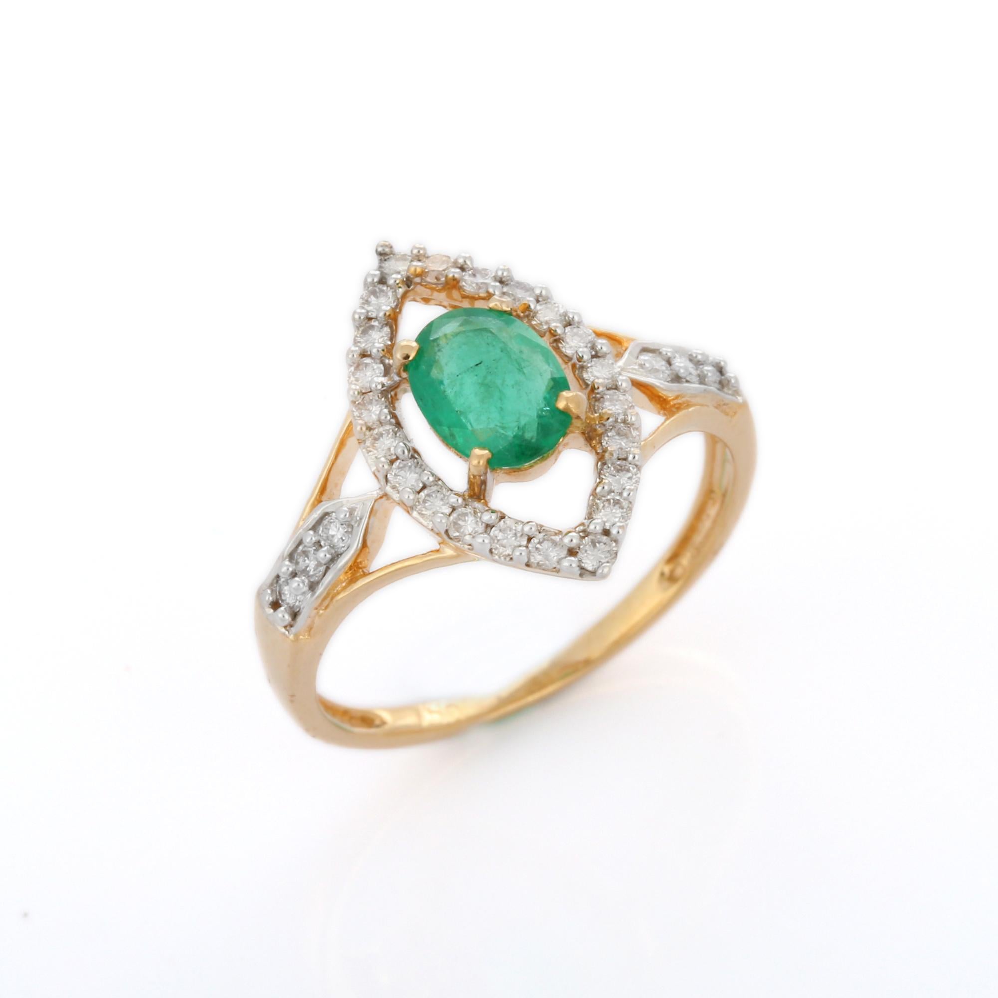 For Sale:  Designer Emerald Diamond Wedding Ring Cocktail Ring in 18K White Gold 4