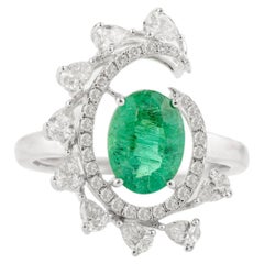 Bague cocktail de créateur pour femmes en or blanc massif 18 carats avec émeraudes et diamants