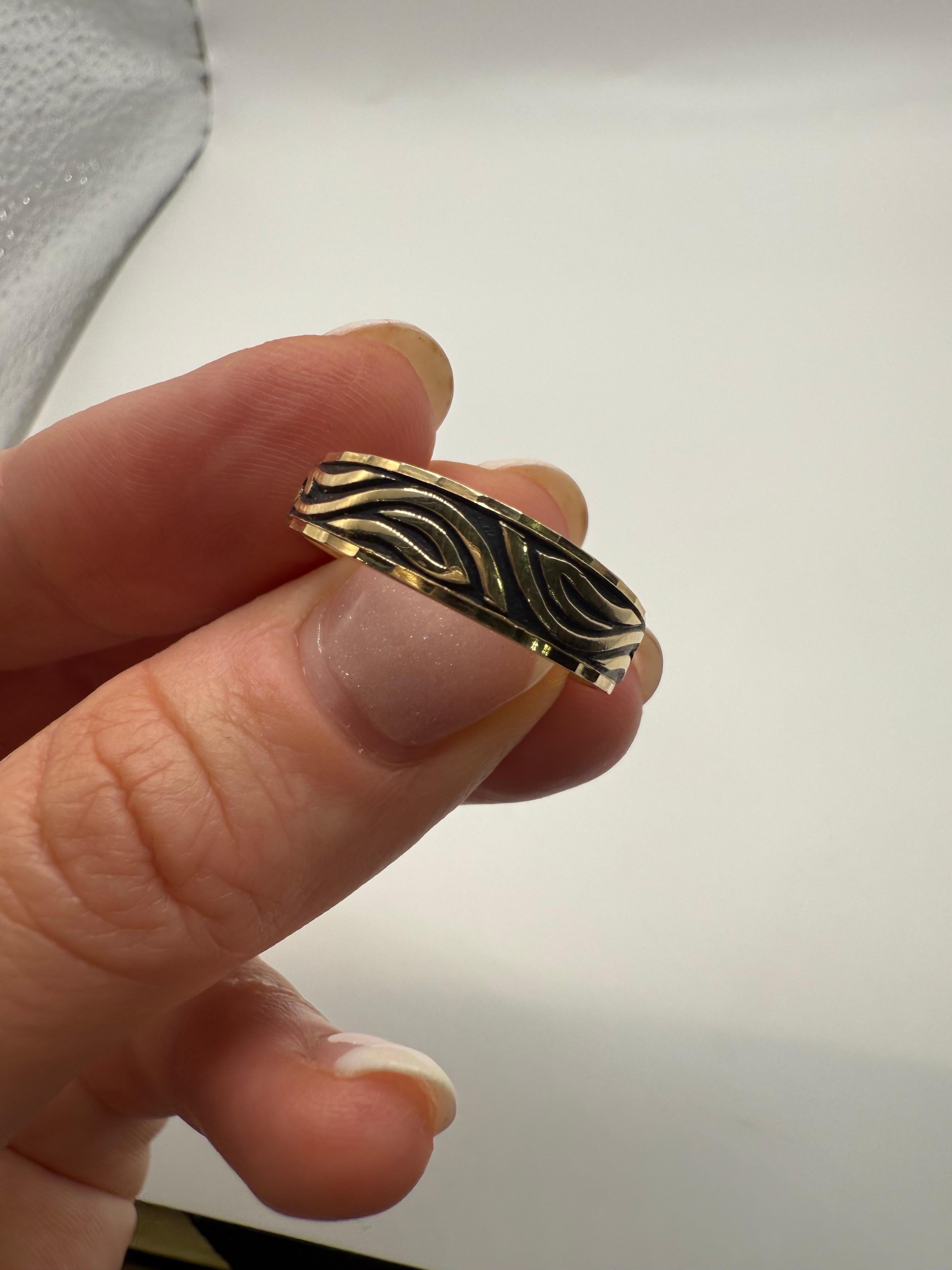 Designer Anello in oro con smalto 14KT unisex in vendita 1