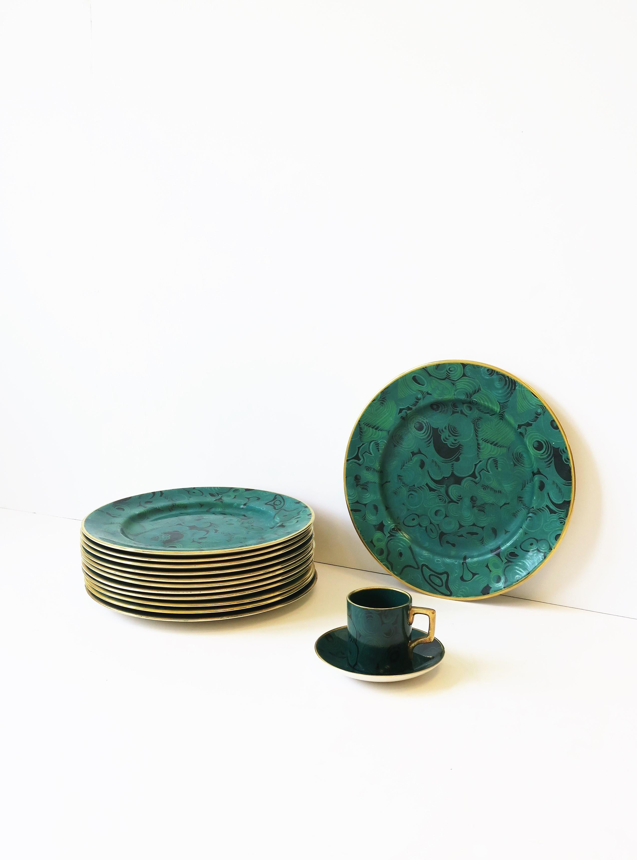 Designer English Green Malachite Dinner Plates, Set of 12 In Good Condition In New York, NY
