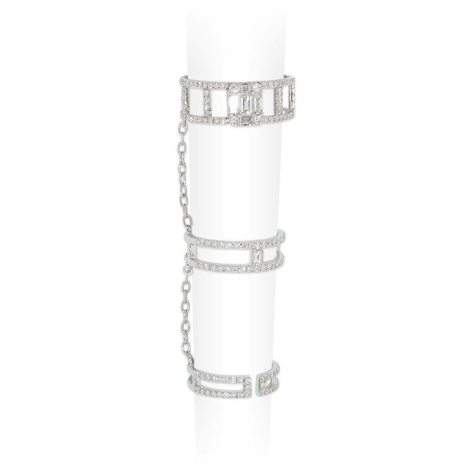 Bague en or à trois diamants blancs de créateur de mode et de bijouterie fine Neuf - En vente à Genève, GE
