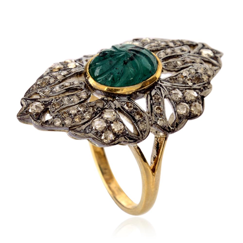 Designer Antique looking filigree work Emerald and Pave Diamond Ring in Gold and Silver.


14kt gold:2gms
Diamond:1.15cts
Silver:4.44gms
Emerald:2.43cts
