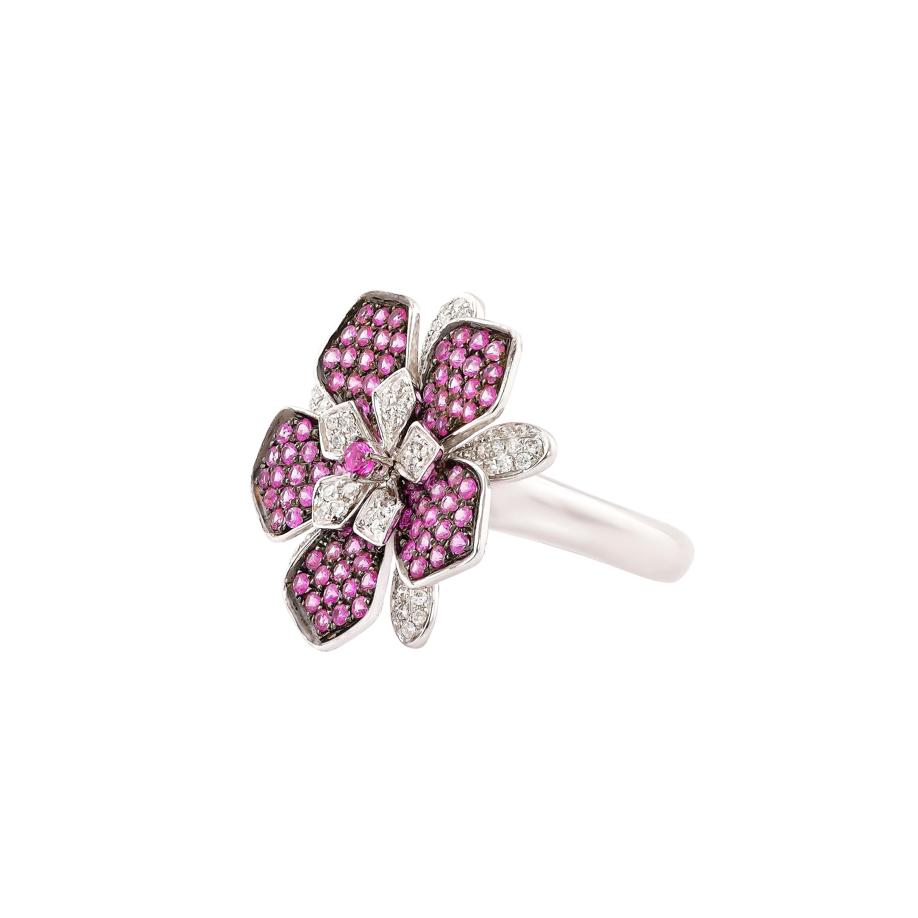 Pink Sapphire & Diamond Floral Ring in 18 Karat White Gold In New Condition In Hong Kong, HK