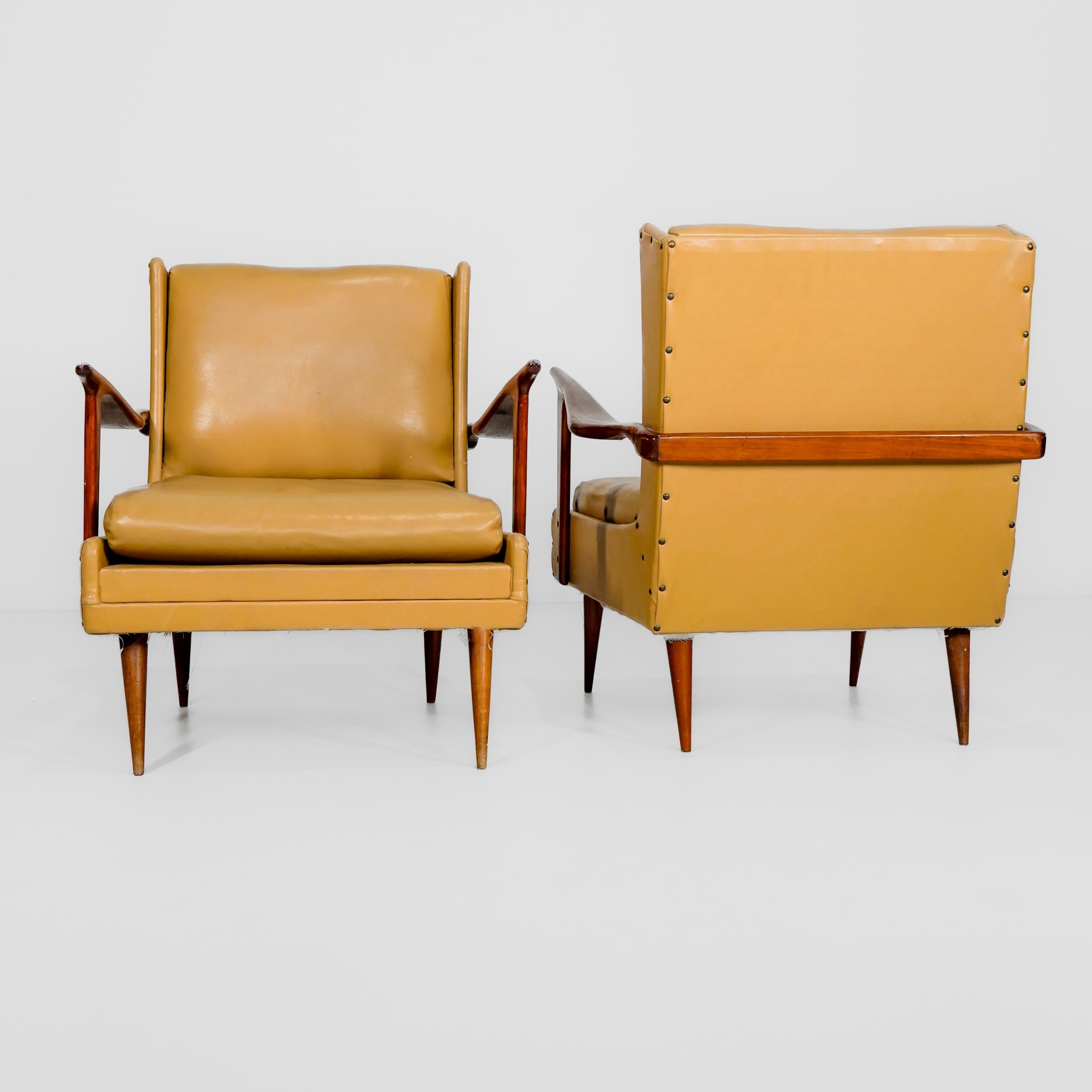 Designer Giuseppe Scapinelli - 1960. Paar massive Caviúna-Sessel. (Brasilianisch) im Angebot
