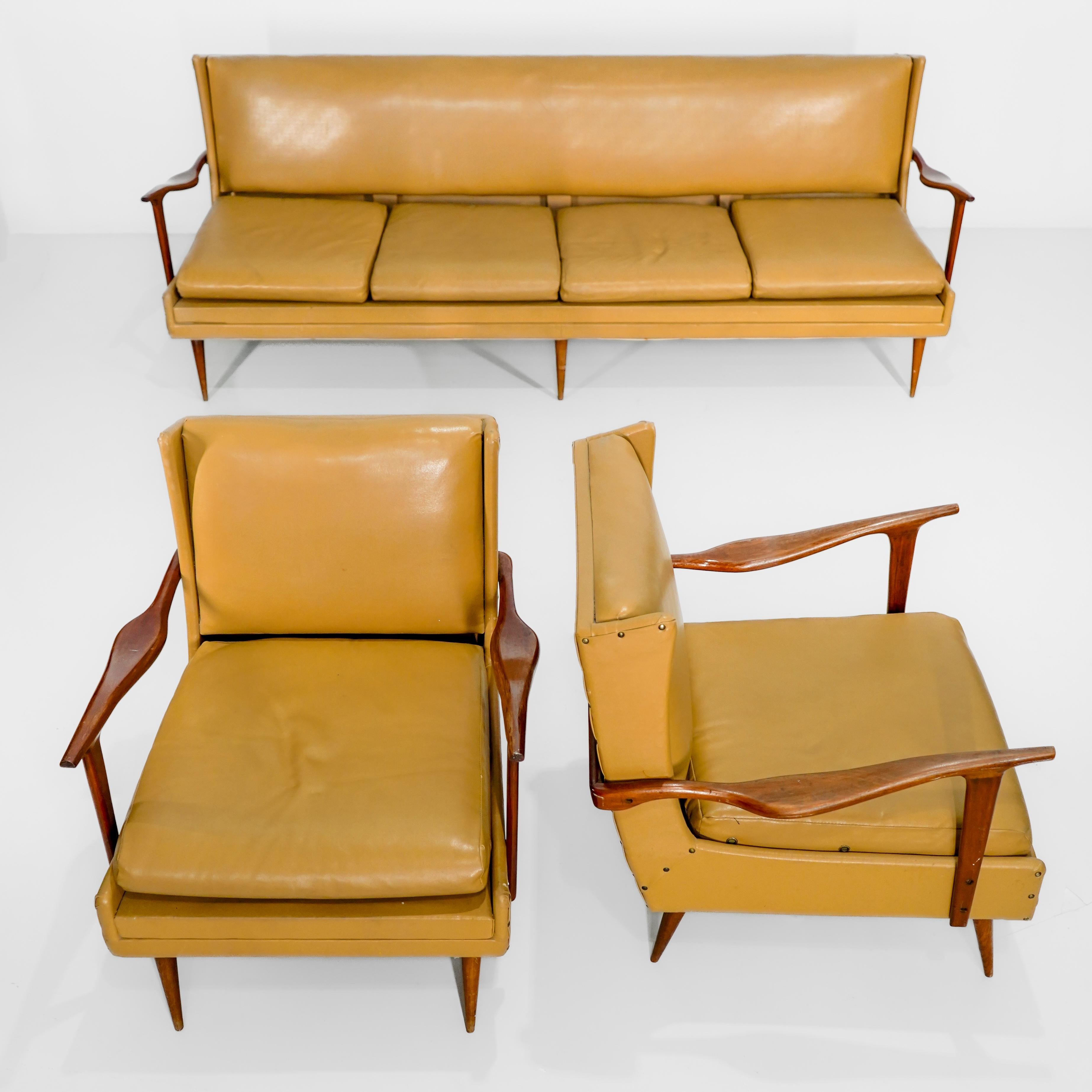 Designer Giuseppe Scapinelli - 1960. Paar massive Caviúna-Sessel. im Angebot 1