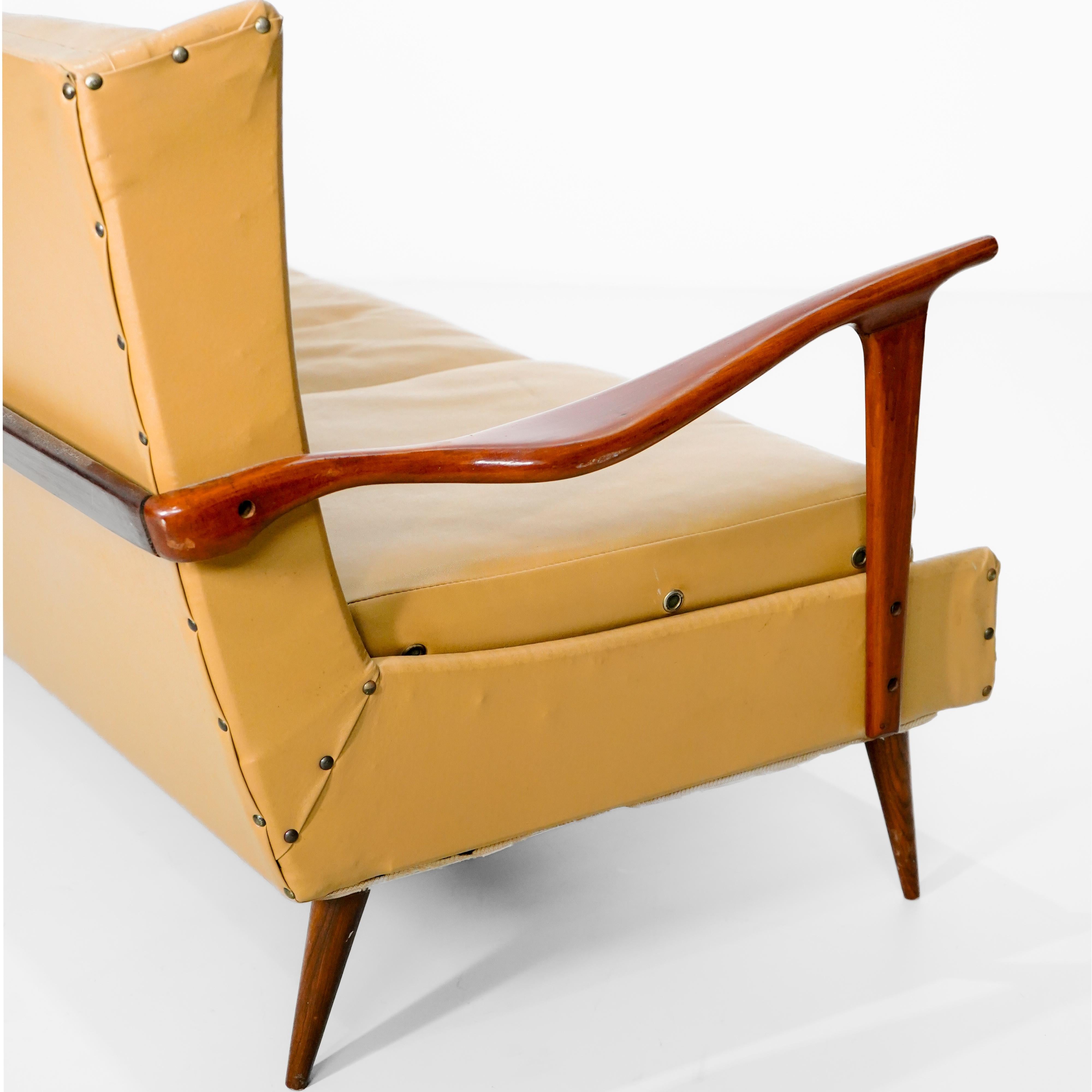 Design Giuseppe Scapinelli - 1960. Canapé en bois massif de Caviúna. Brésil Bon état - En vente à Curitiba, PR