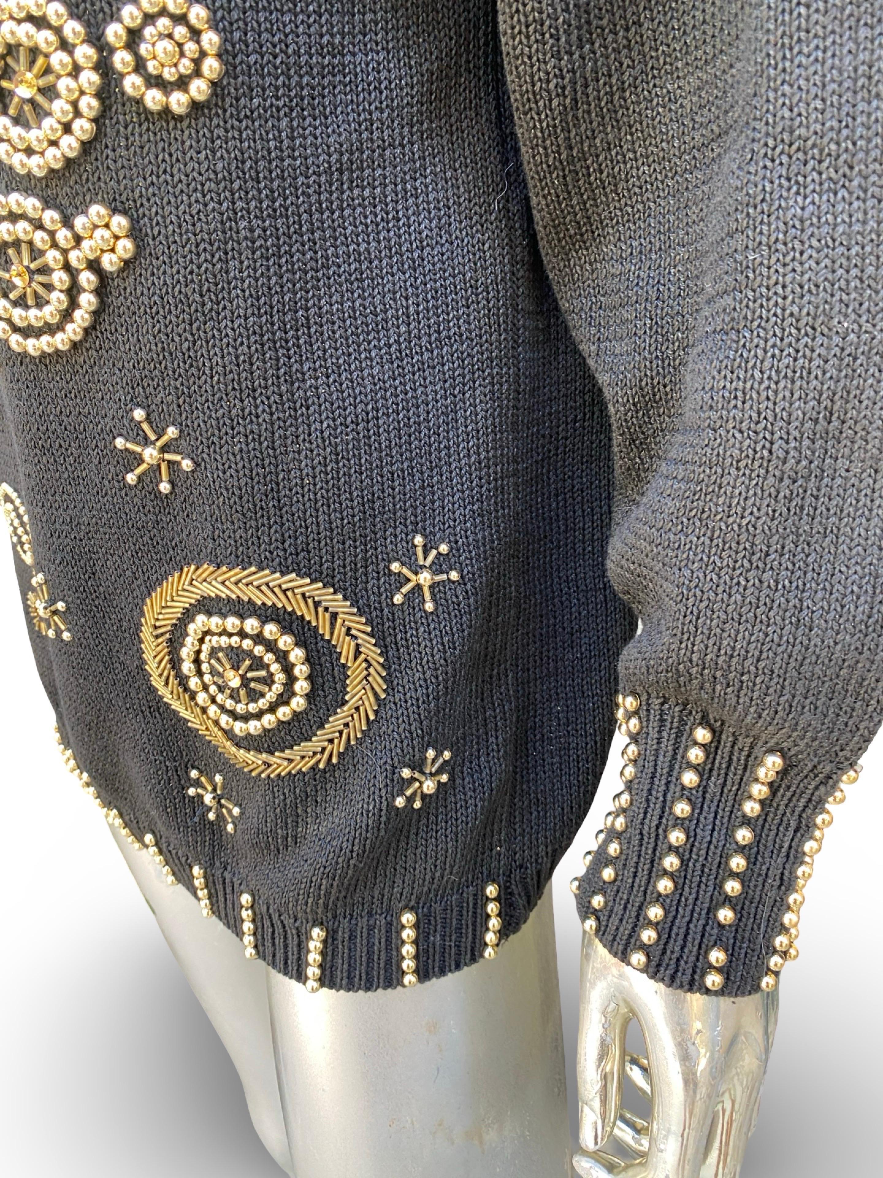 Designer Glam Gold Beaded Embellished Holiday Draped Black Sweater Size L en vente 1