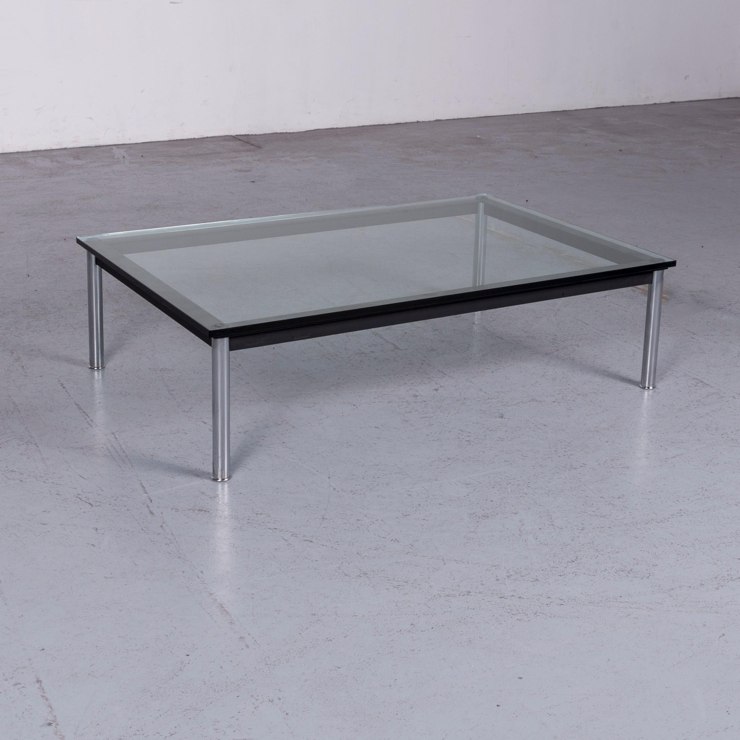 We bring to you a designer glass table silver chrome coffee table.










.