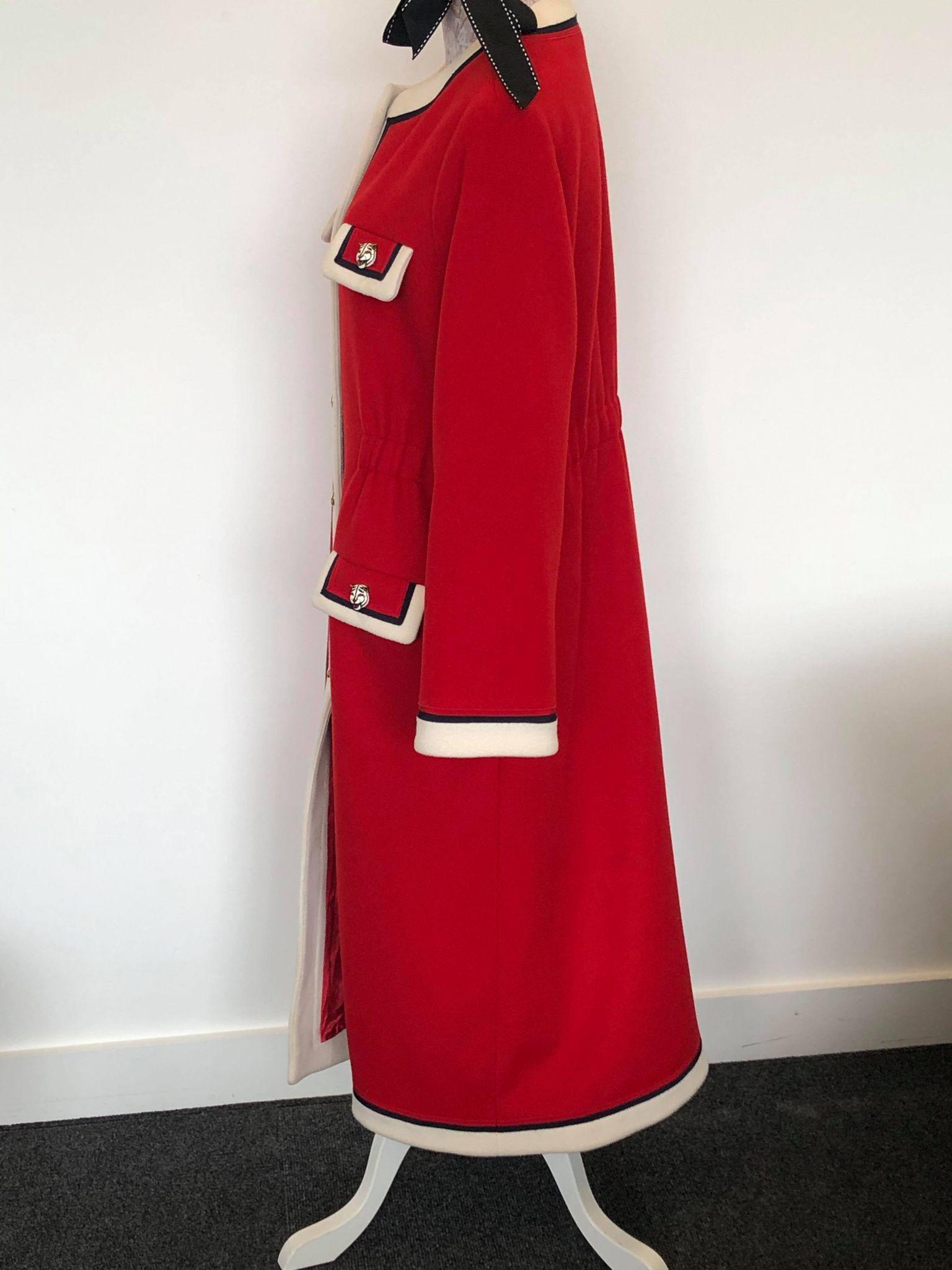 DESIGNER GUCCI Long coat red - 48 For Sale 4