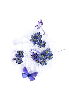 Bracciale a mano firmato con fiori di zaffiro blu